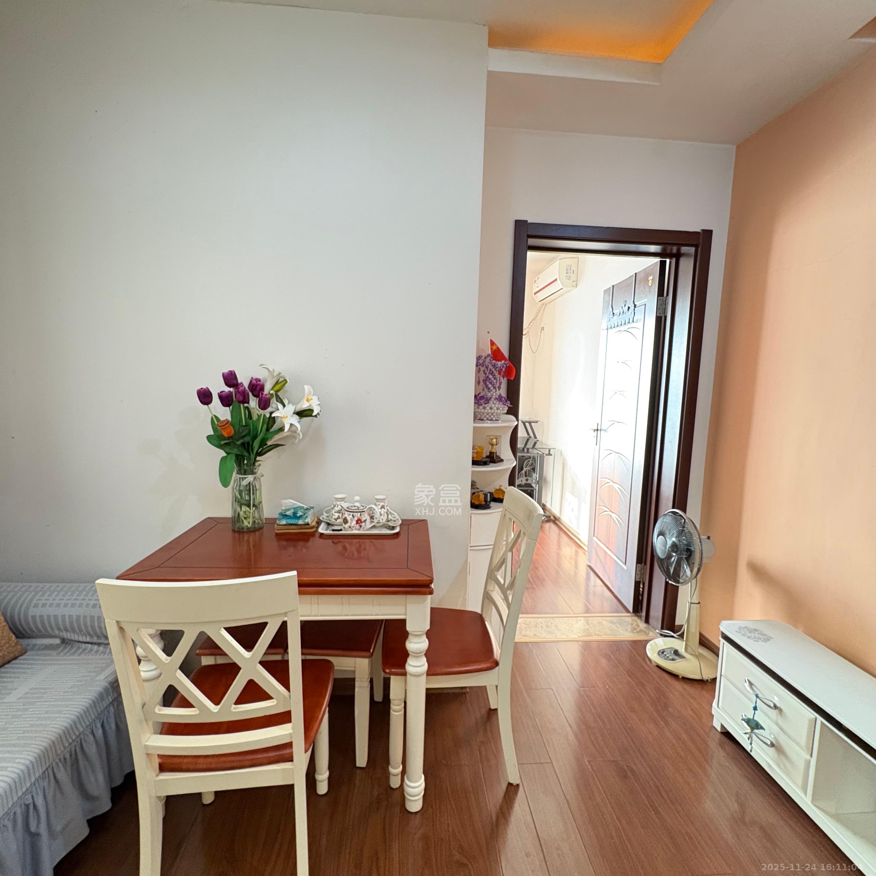 圣力华苑 1室1厅1卫 1100.0元/月 圣力华苑 1室1厅1卫 1100.0元/月室内图