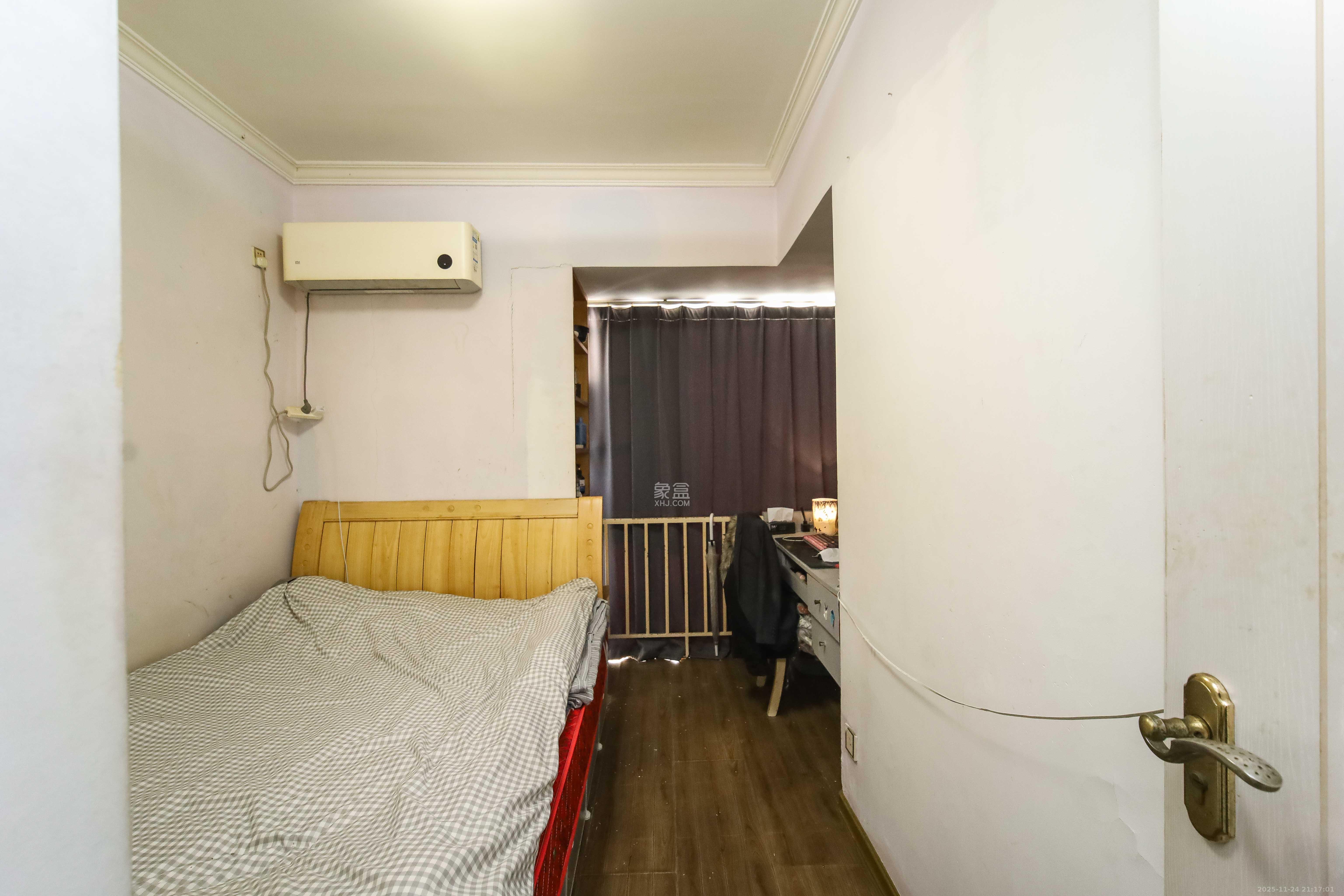 银港水晶城 2室2厅1卫 62.8万 银港水晶城 2室2厅1卫 62.8万卧室