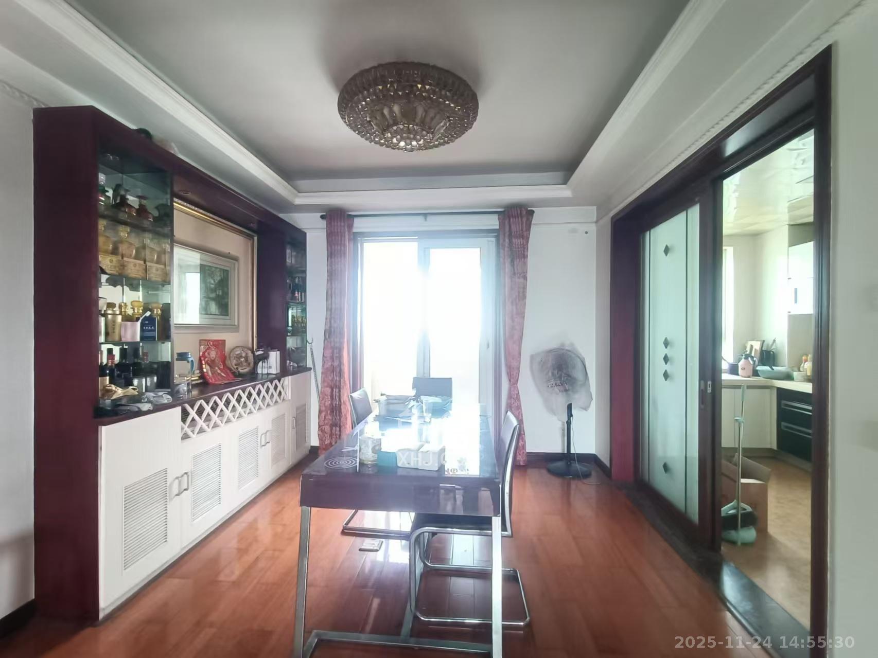 国检园  4室2厅2卫    4200.0元/月室内图