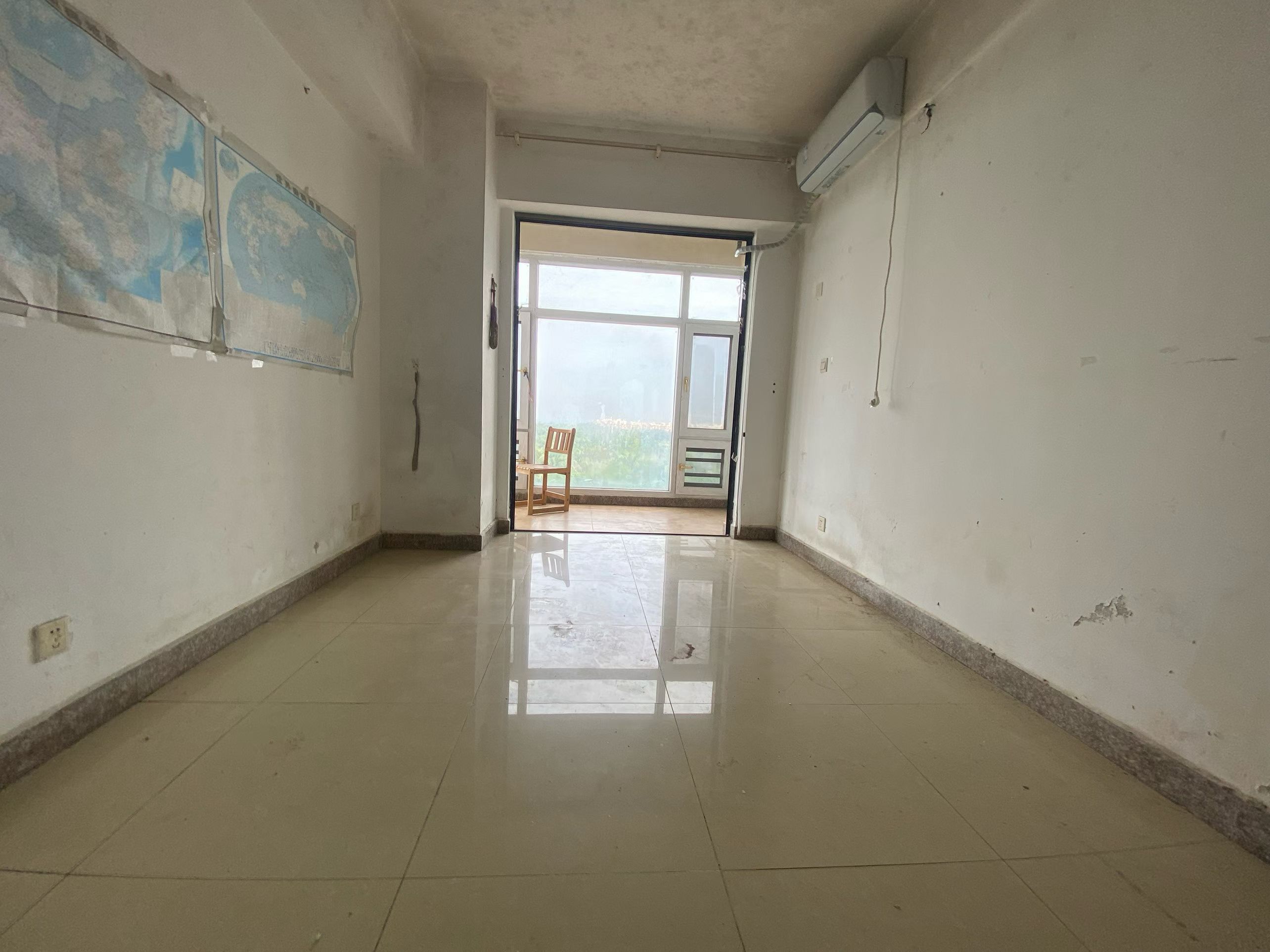 花开四季连锁酒店  2室2厅1卫    88.0万客厅