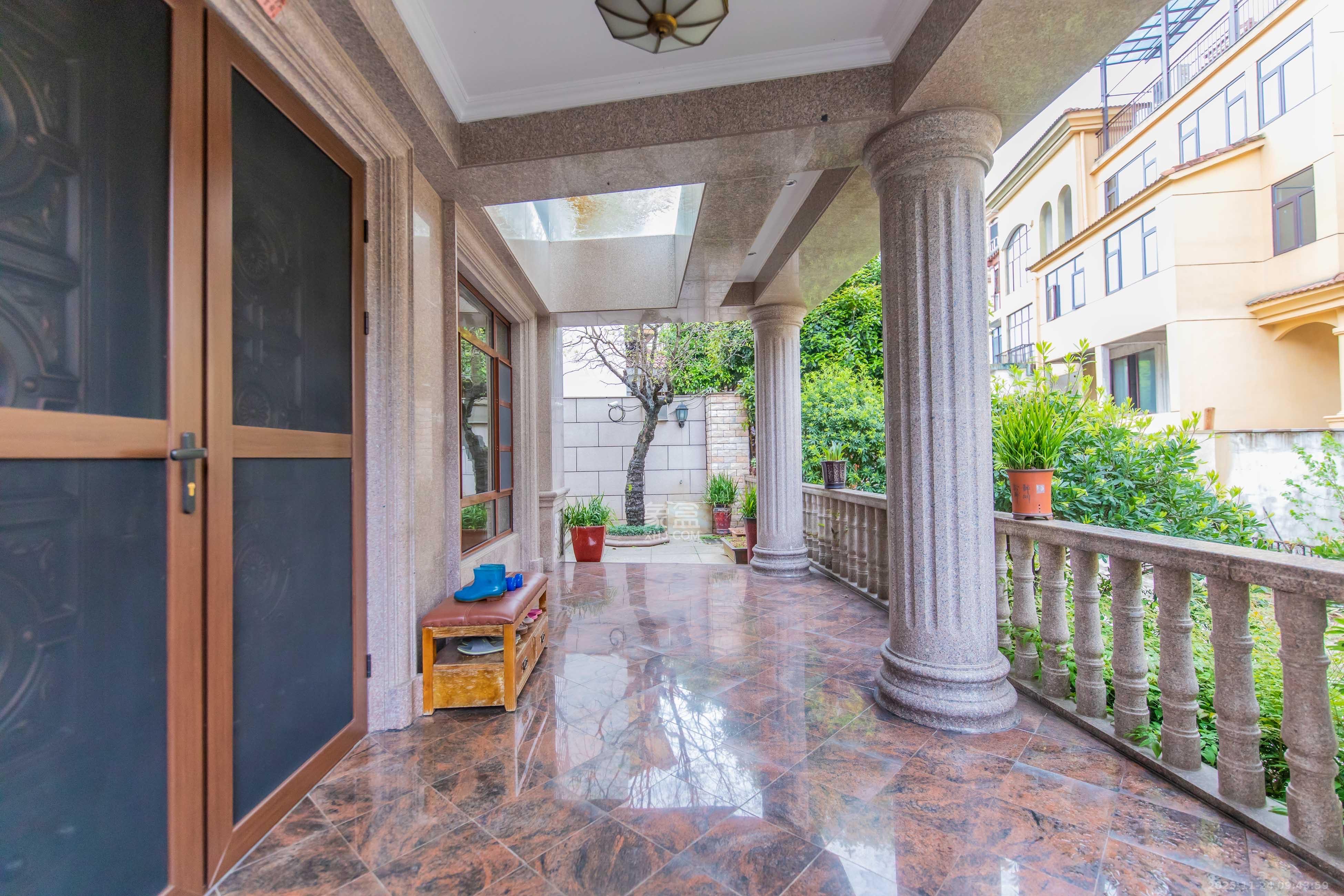 鹏基诺亚山林 7室4厅4卫 35000.0元/月 鹏基诺亚山林 7室4厅4卫 35000.0元/月室内图