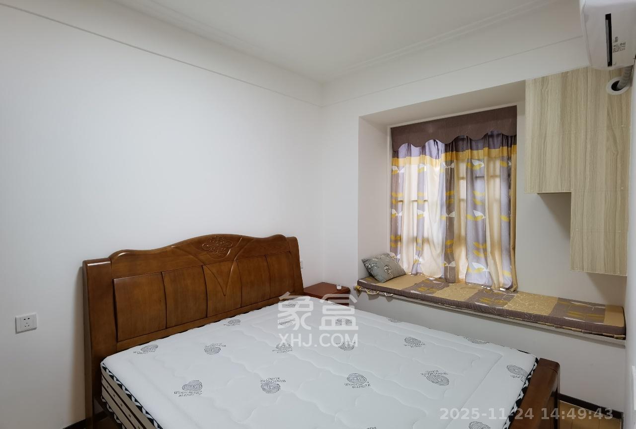 中海新城熙岸（中信新城五期）  1室1厅1卫    1300.0元/月