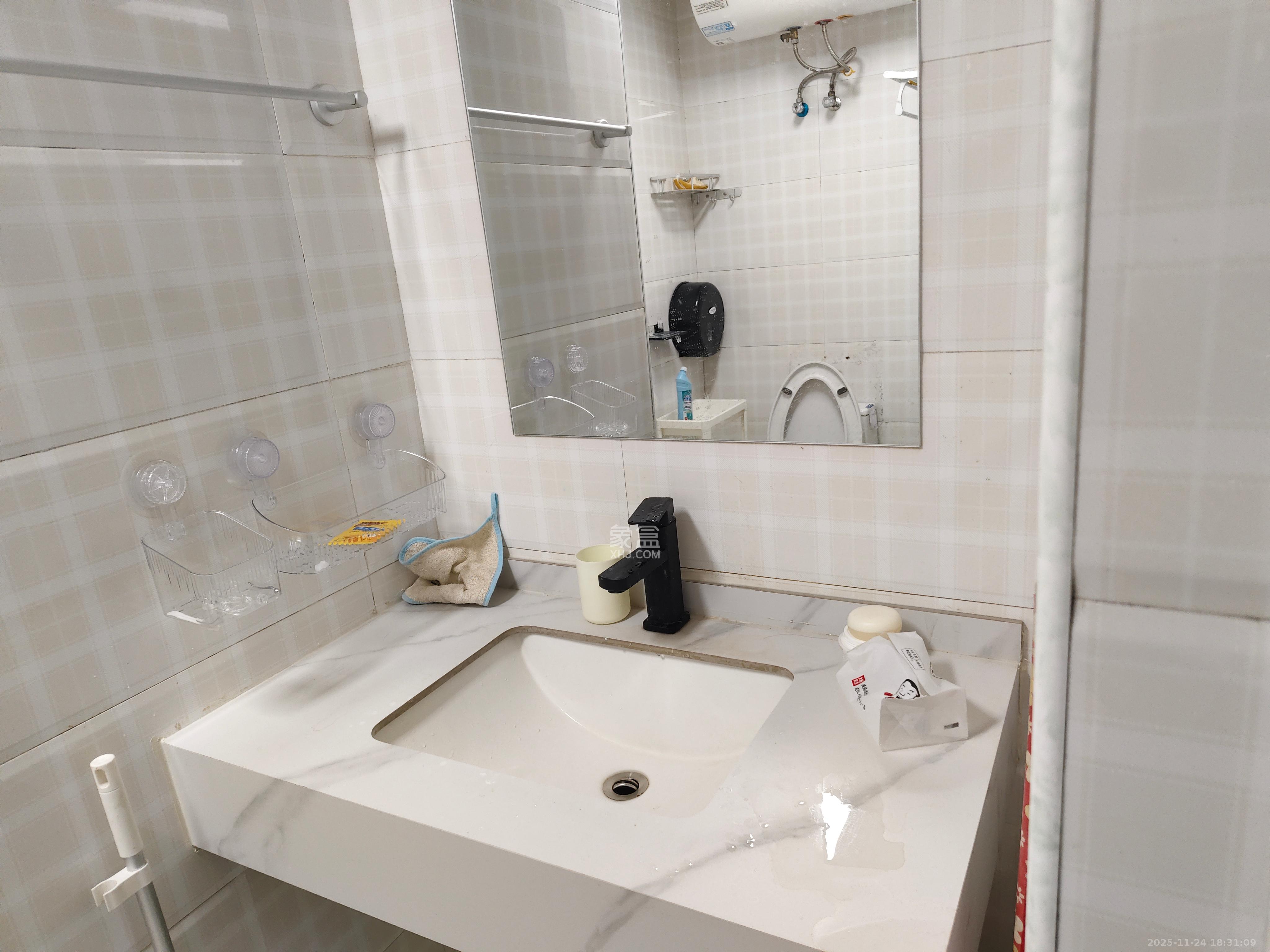 华润五彩城 1室1厅1卫 1200.0元/月 华润五彩城 1室1厅1卫 1200.0元/月室内图