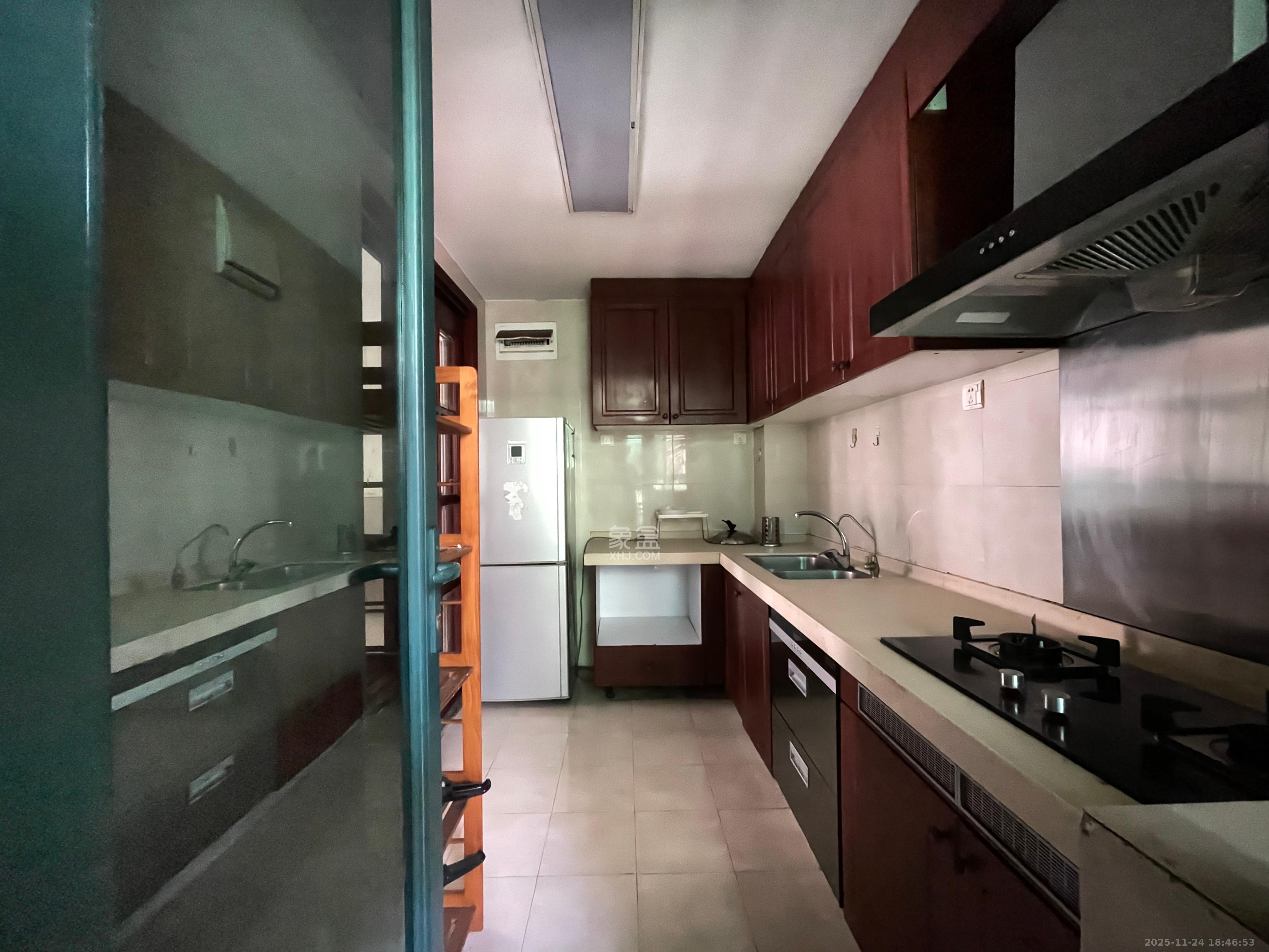 恒大名都  2室2厅1卫    1400.0元/月室内图