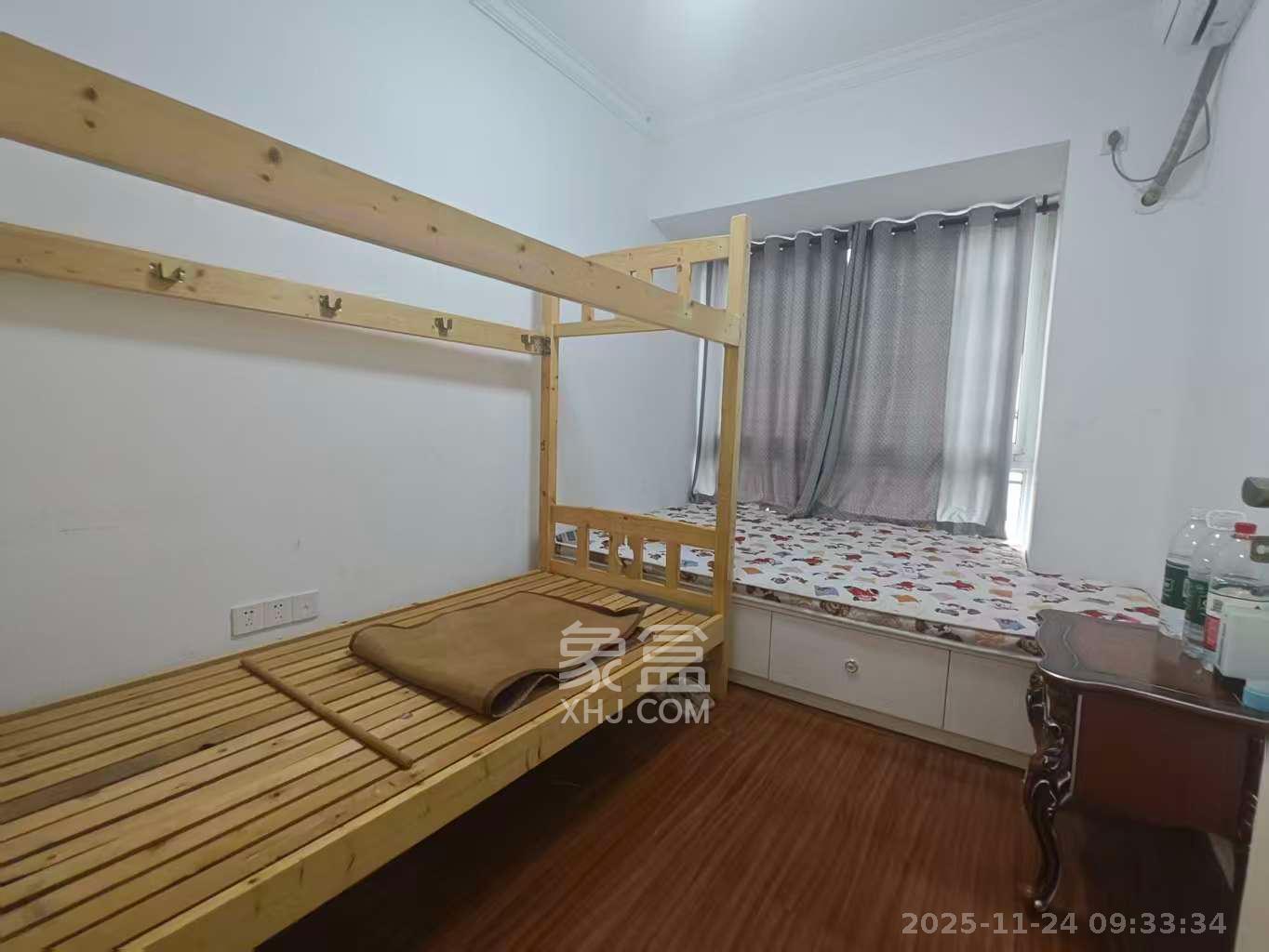 天麓尚层  3室2厅2卫    2200.0元/月