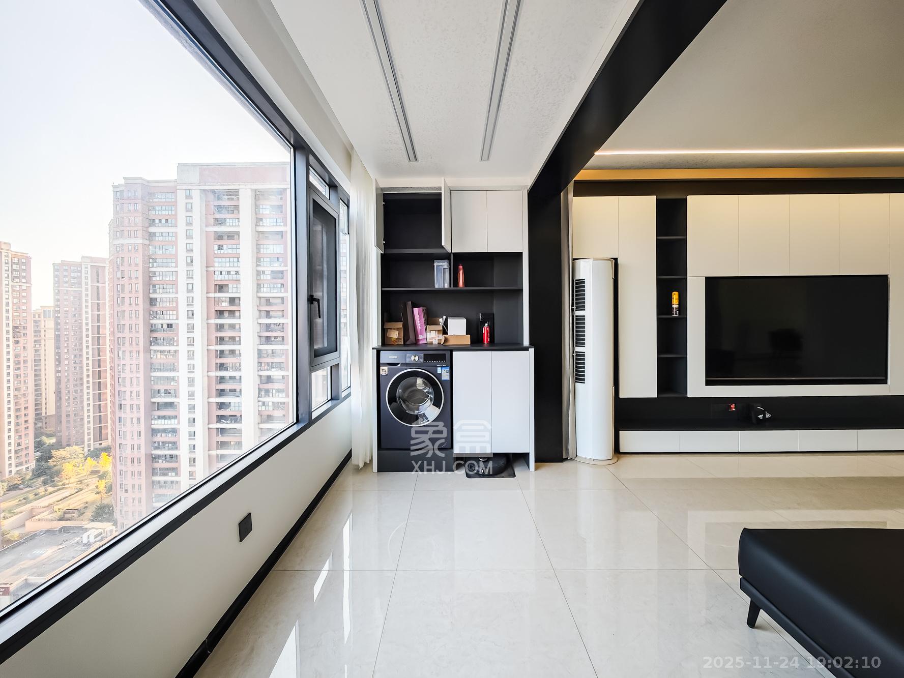 恒大御景天下城三期 3室2厅2卫 110.0万 恒大御景天下城三期 3室2厅2卫 110.0万阳台