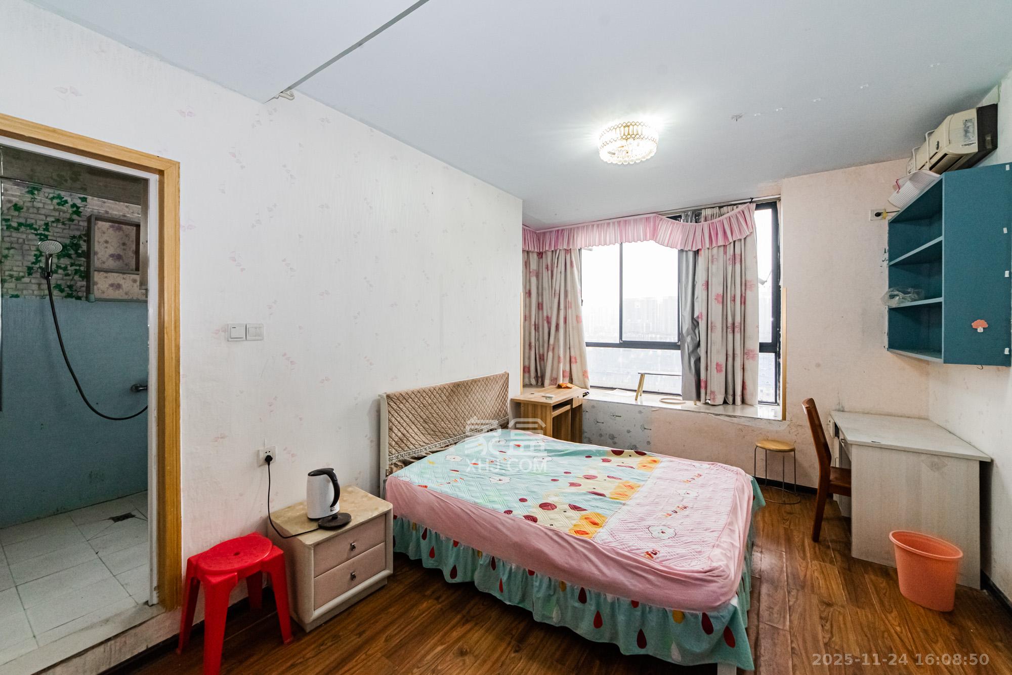 湘江世纪城咏江苑 3室2厅2卫 91.0万 湘江世纪城咏江苑 3室2厅2卫 91.0万卧室