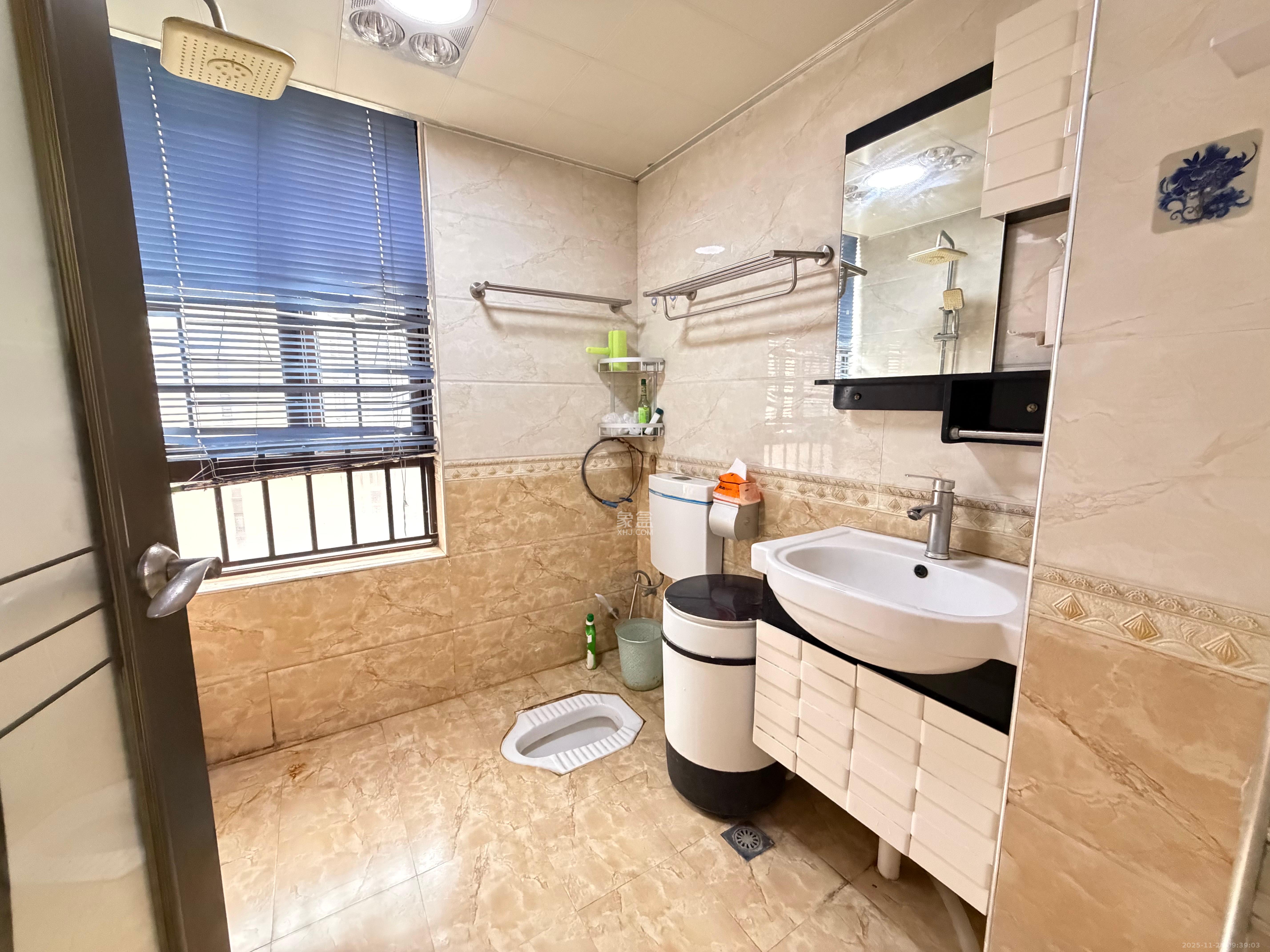 华润凤凰城三期  2室1厅1卫    2000.0元/月室内图