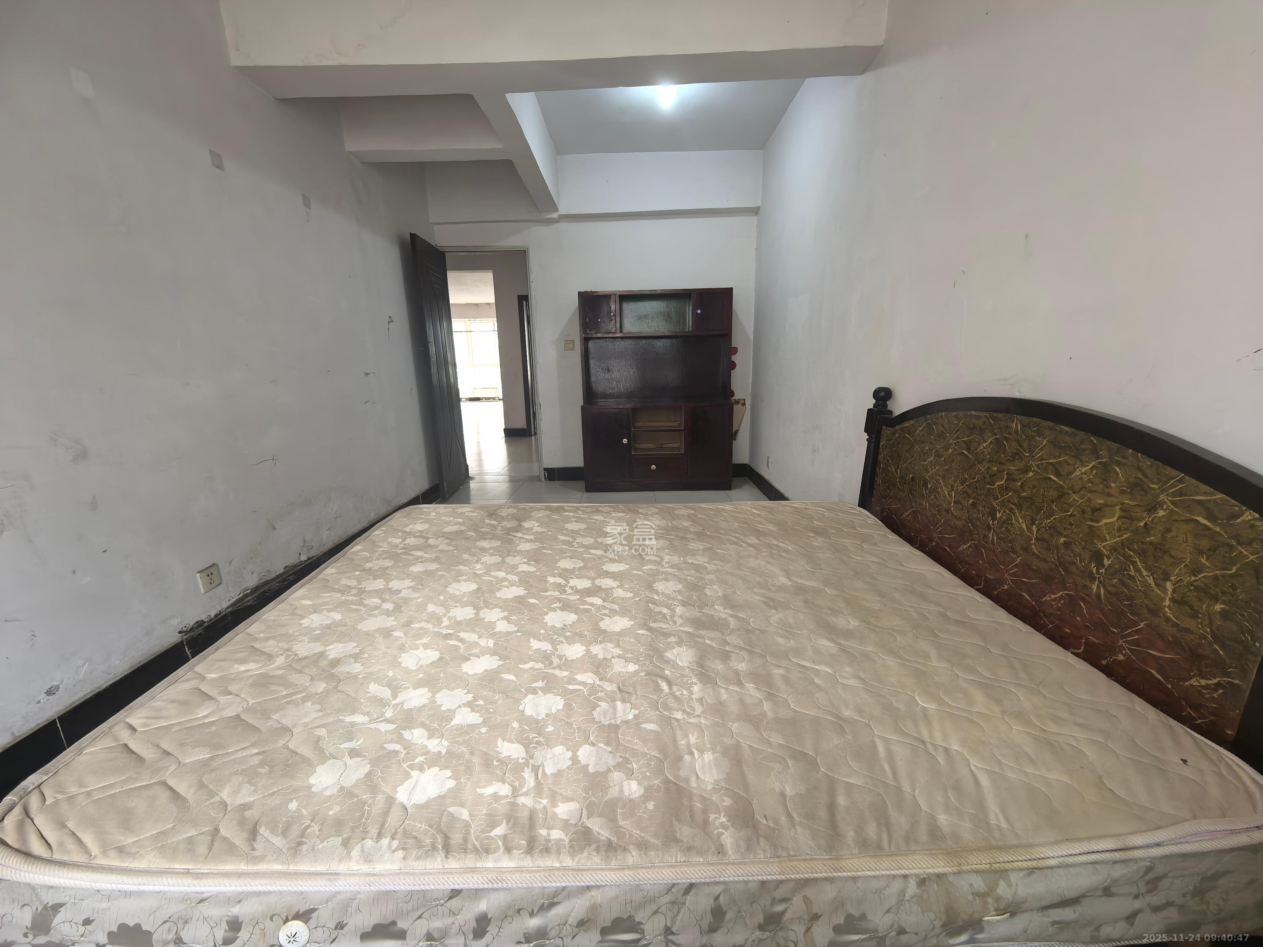 泰禹家园（彩云之翼家园一期、二期、三期）  3室2厅2卫    1800.0元/月室内图