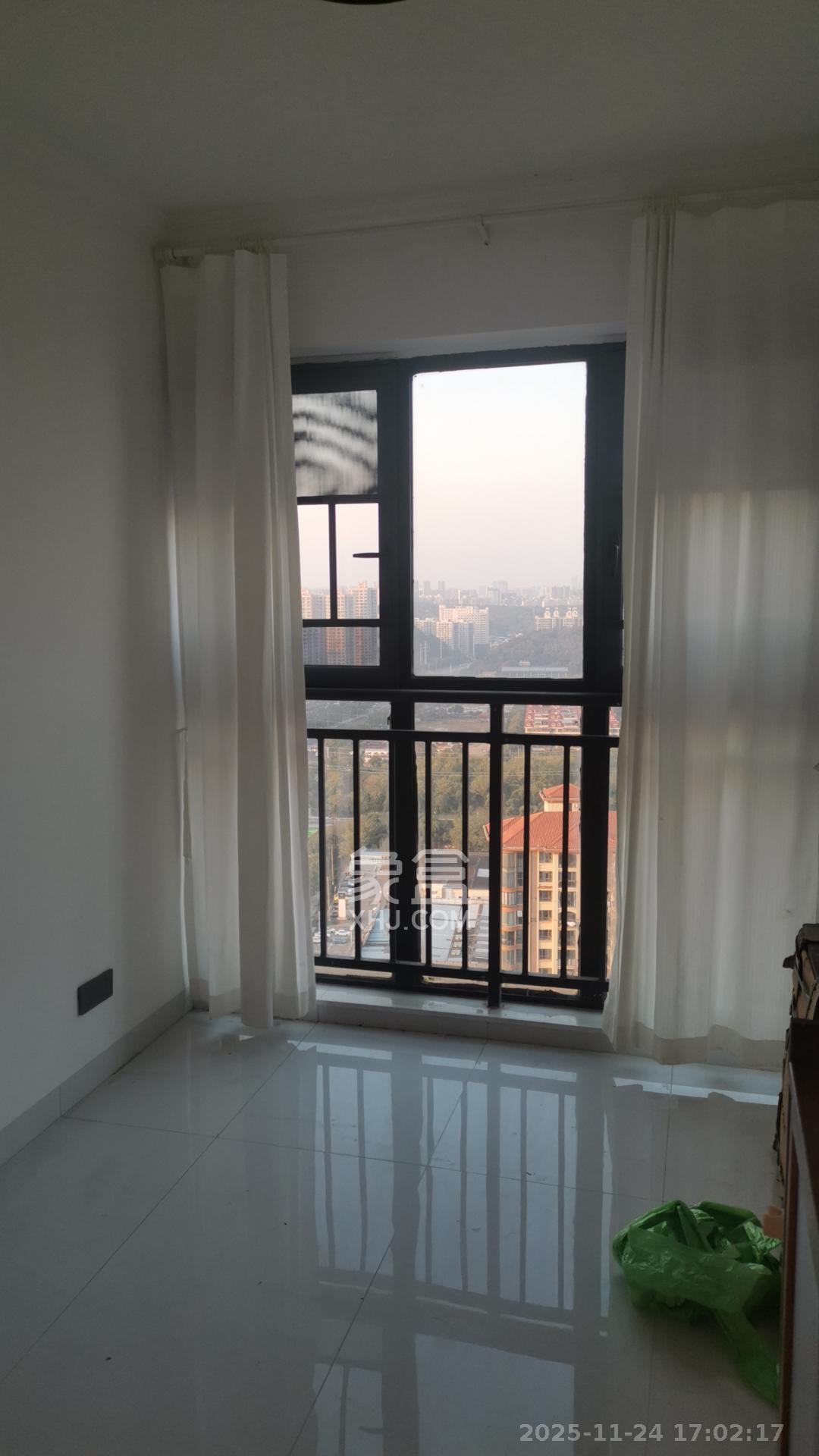 富春山  4室2厅2卫    3000.0元/月室内图