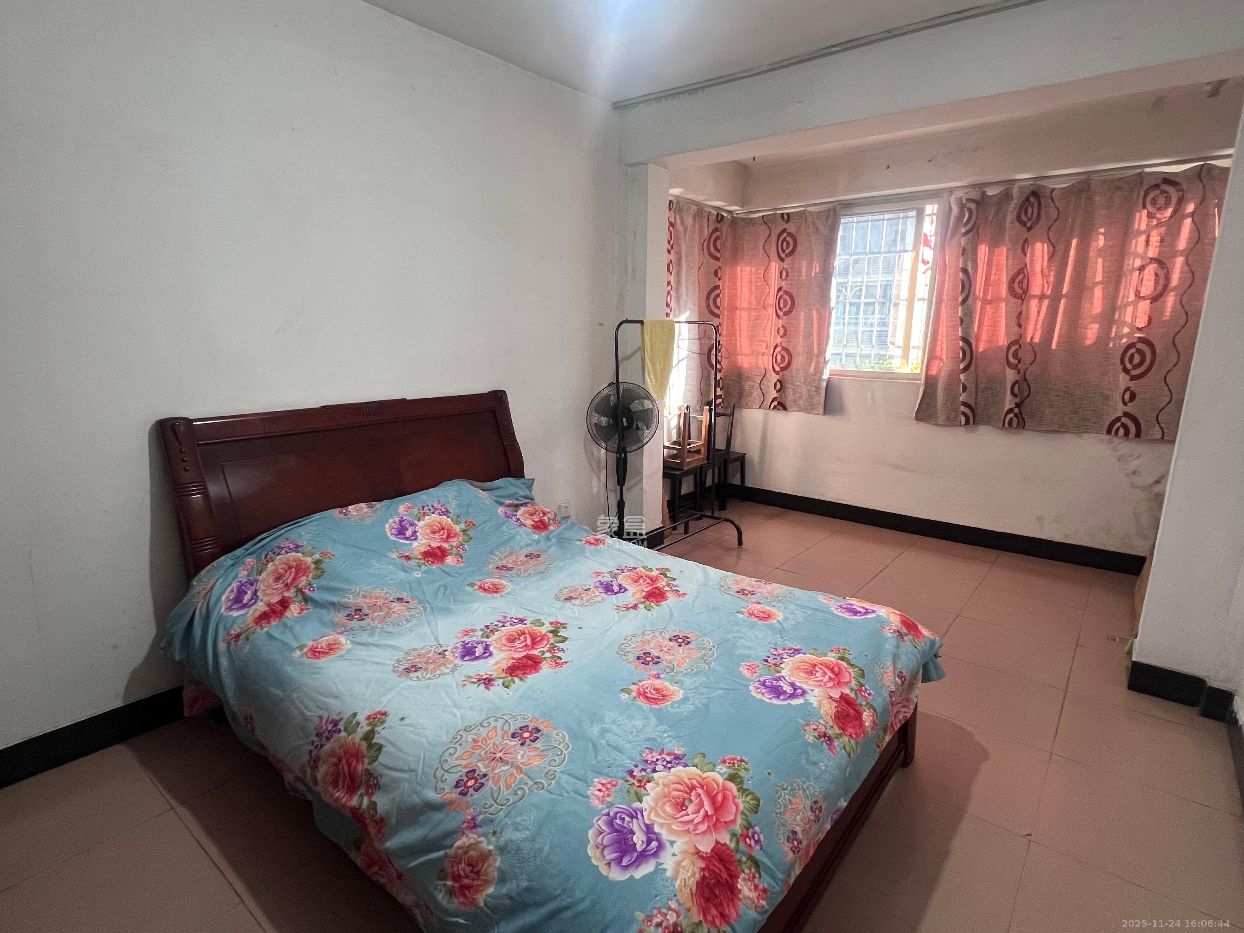 新世界商贸城  1室0厅0卫    1200.0元/月室内图