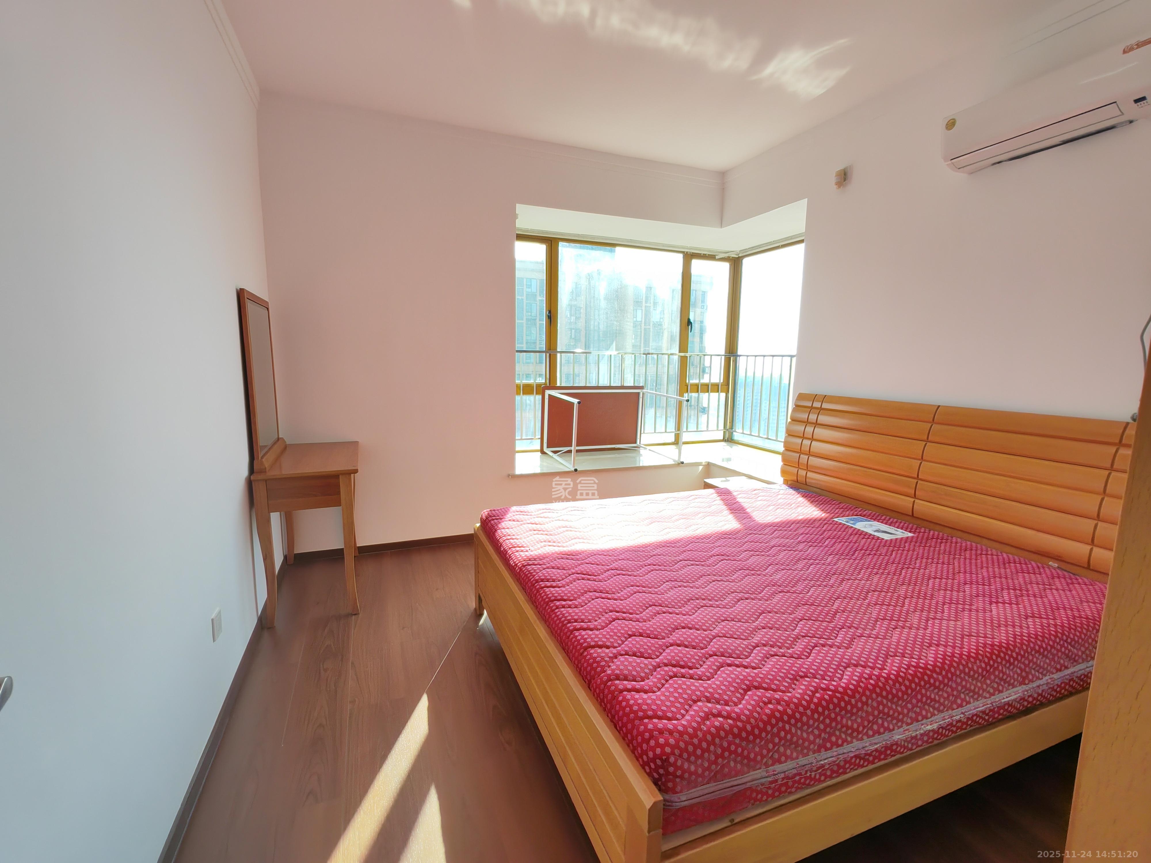 天健芙蓉盛世一期 2室2厅1卫 2700.0元/月 天健芙蓉盛世一期 2室2厅1卫 2700.0元/月室内图