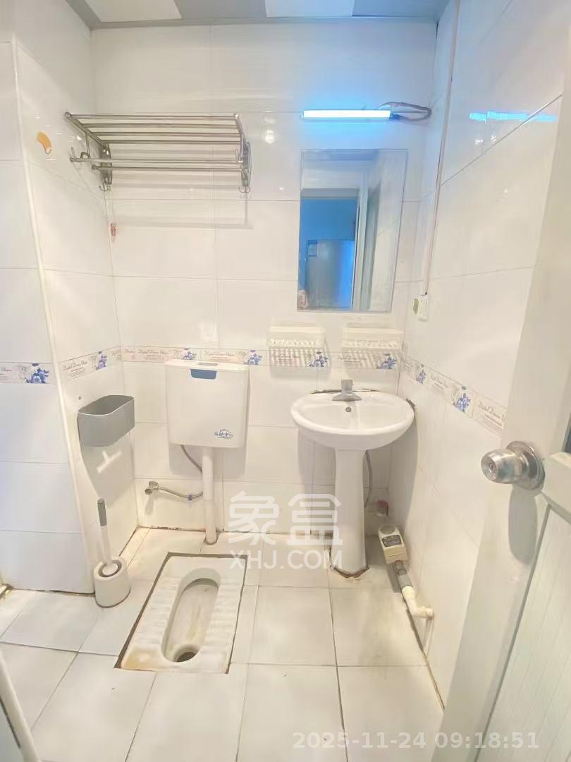 红星国际星城  1室1厅1卫    1200.0元/月室内图