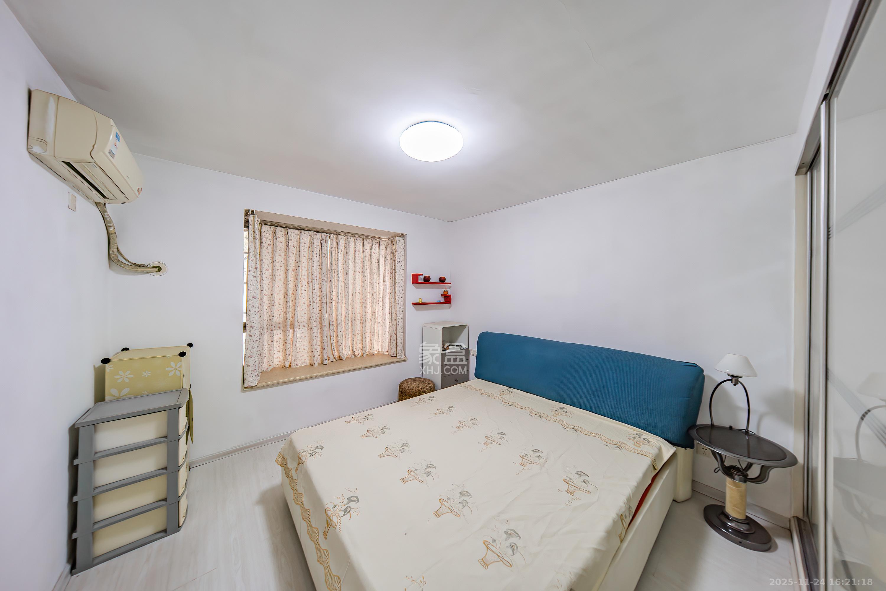 金帆小区  3室2厅2卫    79.8万卧室