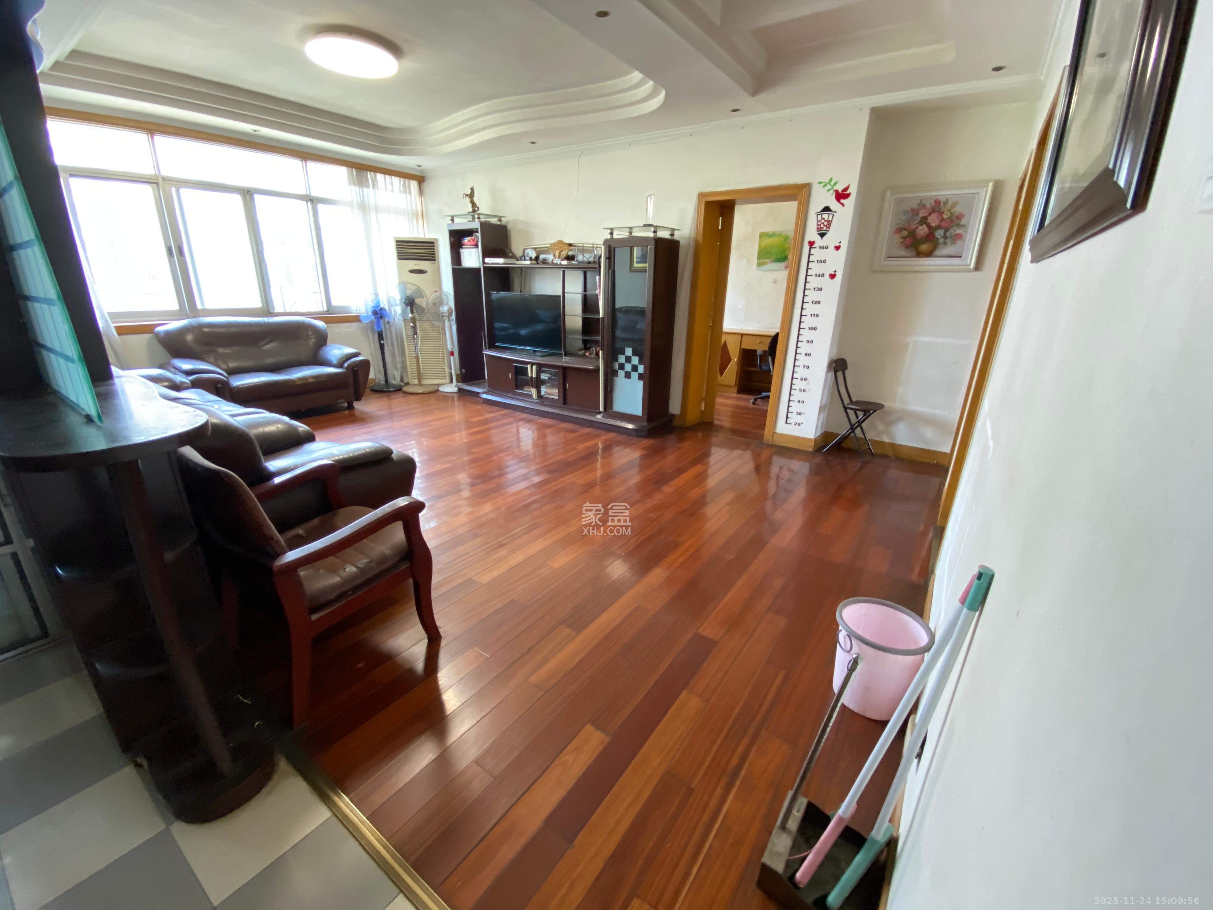 长岭水电八局宿舍  3室2厅1卫    2000.0元/月室内图