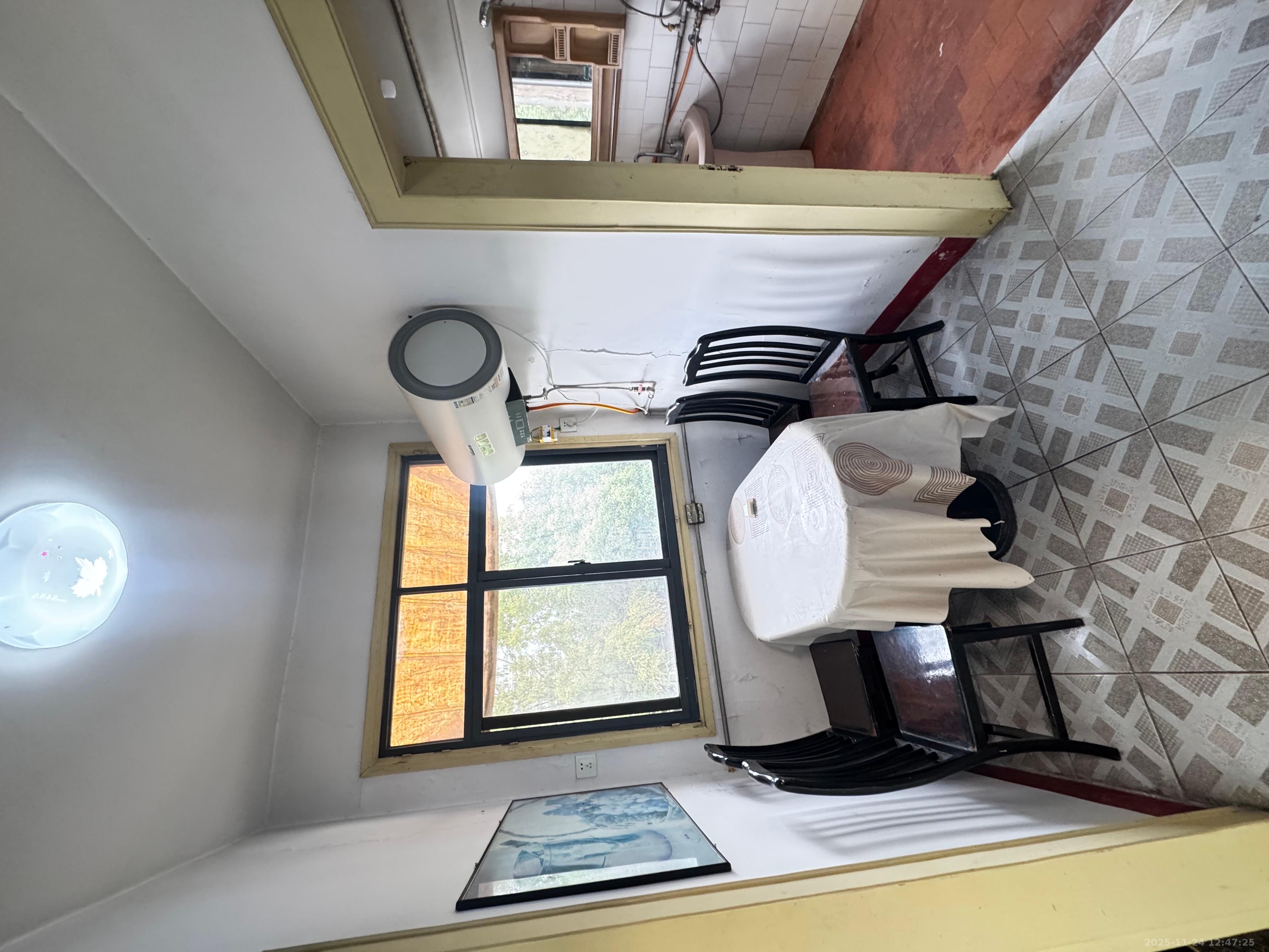 省水院宿舍 2室1厅1卫 1600.0元/月 省水院宿舍 2室1厅1卫 1600.0元/月室内图