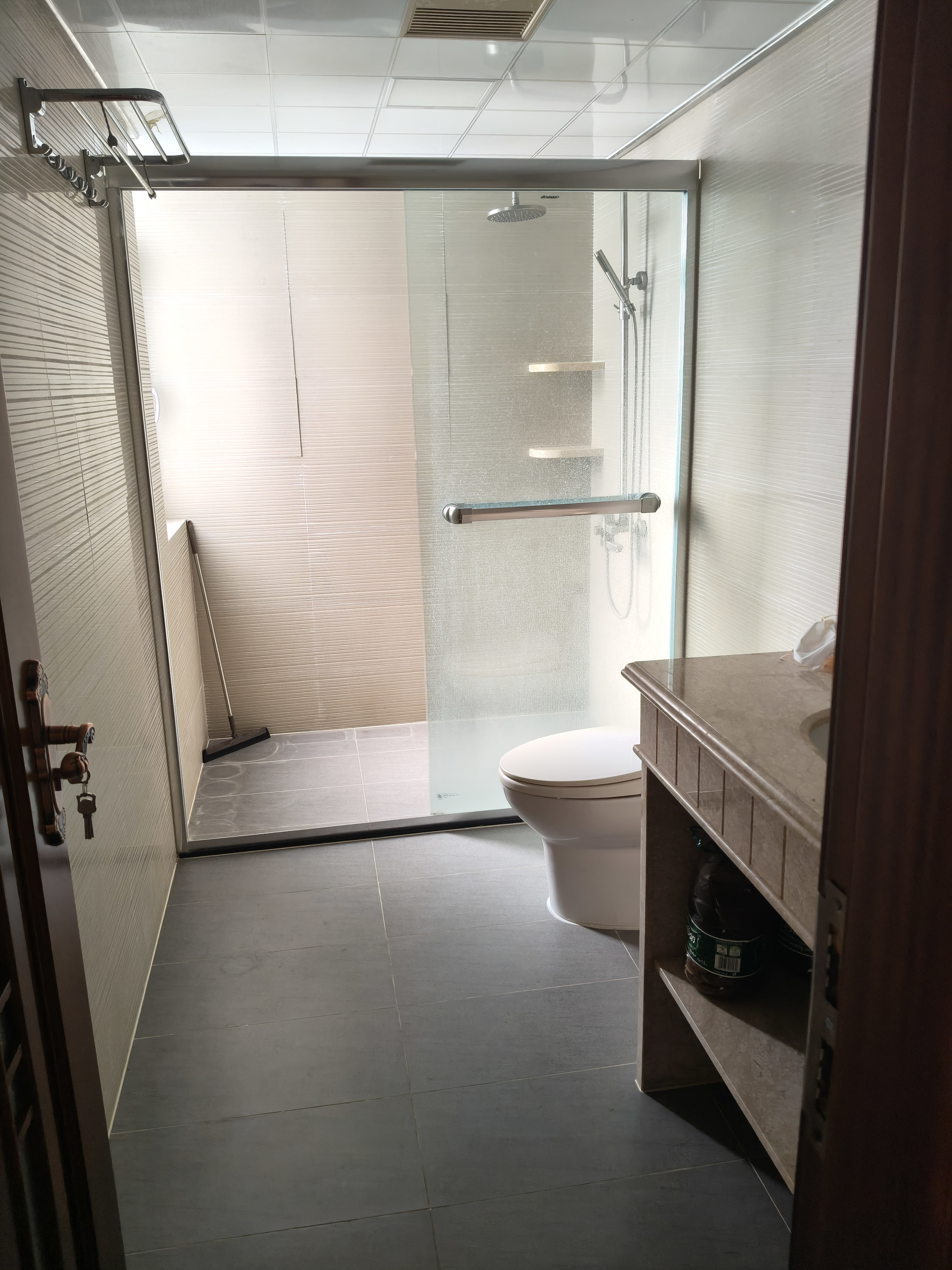 龙珠新城  3室2厅2卫    150.0万客厅