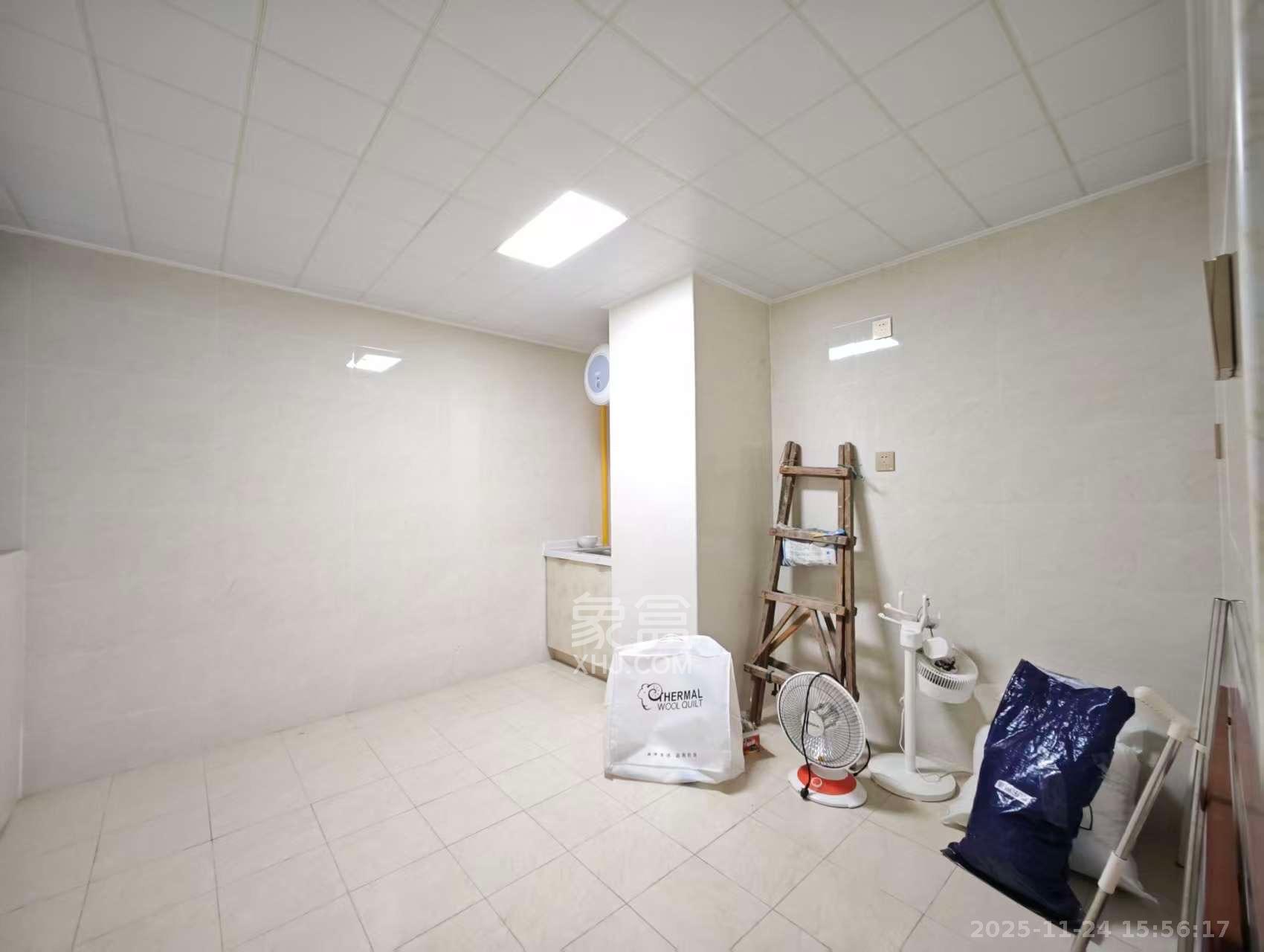 财富港湾(绿领大厦) 3室2厅1卫 2300.0元/月 财富港湾(绿领大厦) 3室2厅1卫 2300.0元/月室内图