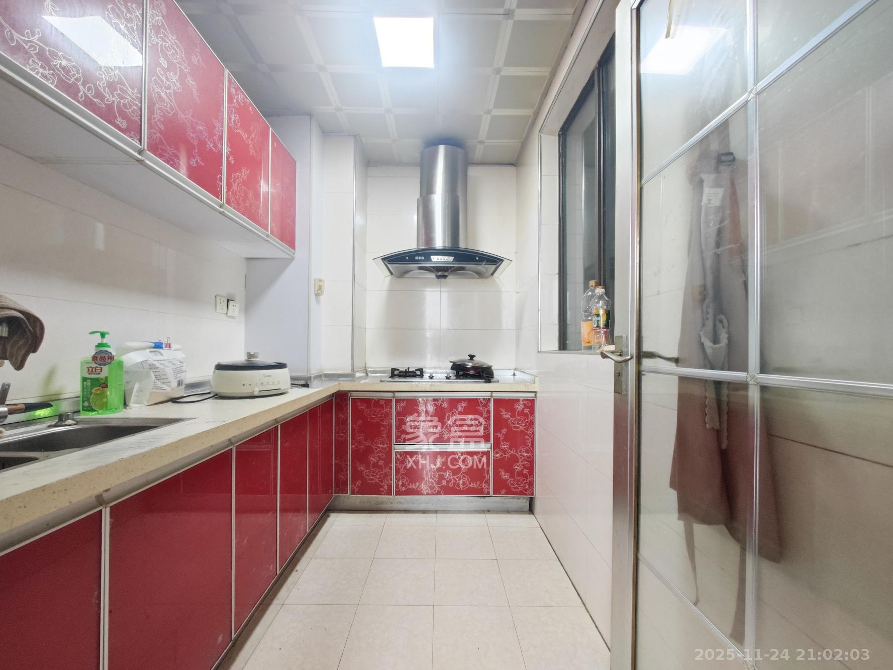 岳泰理想城  3室2厅1卫    68.0万厨房