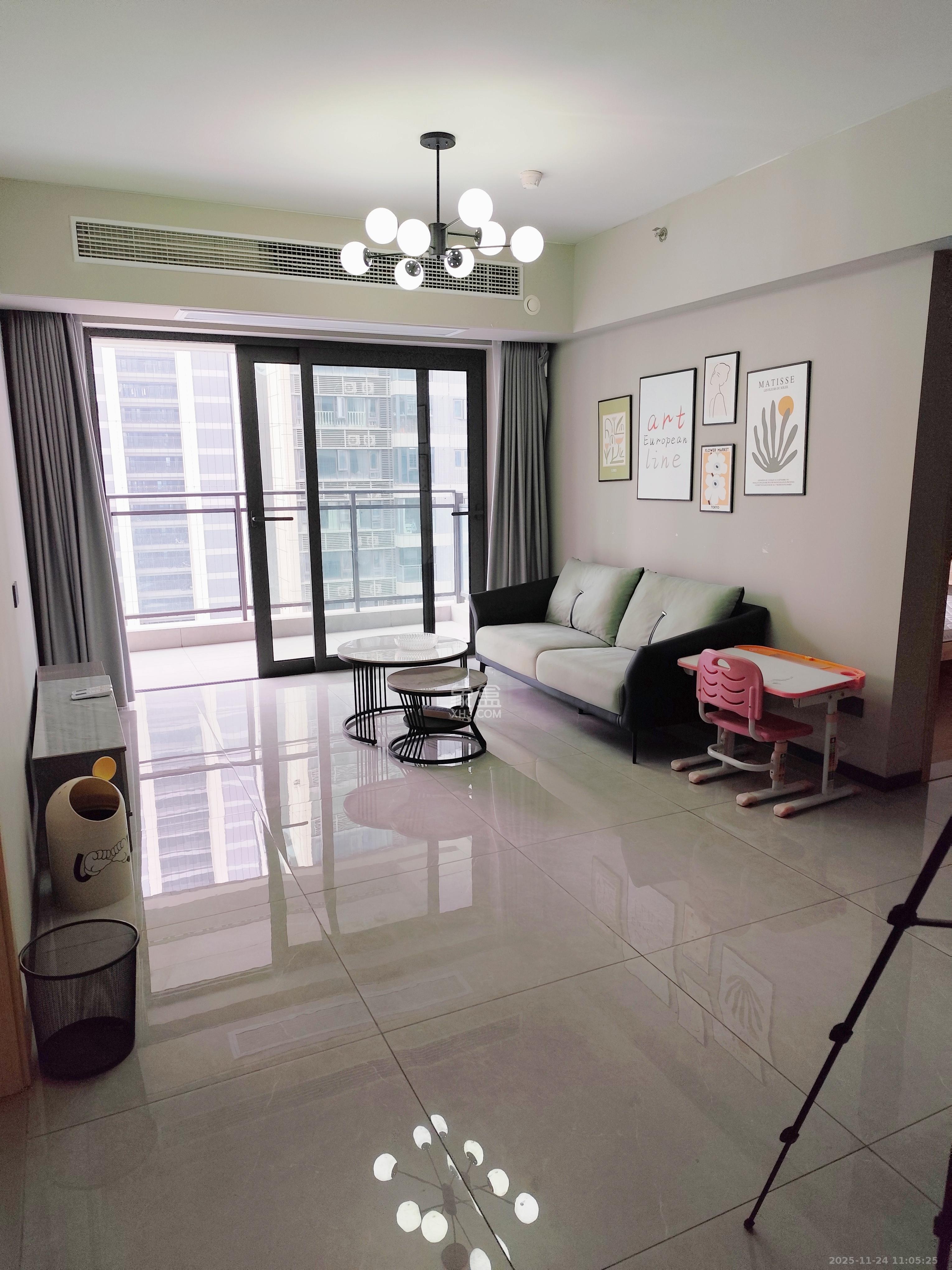 时代梅溪领峰  3室2厅2卫    2500.0元/月