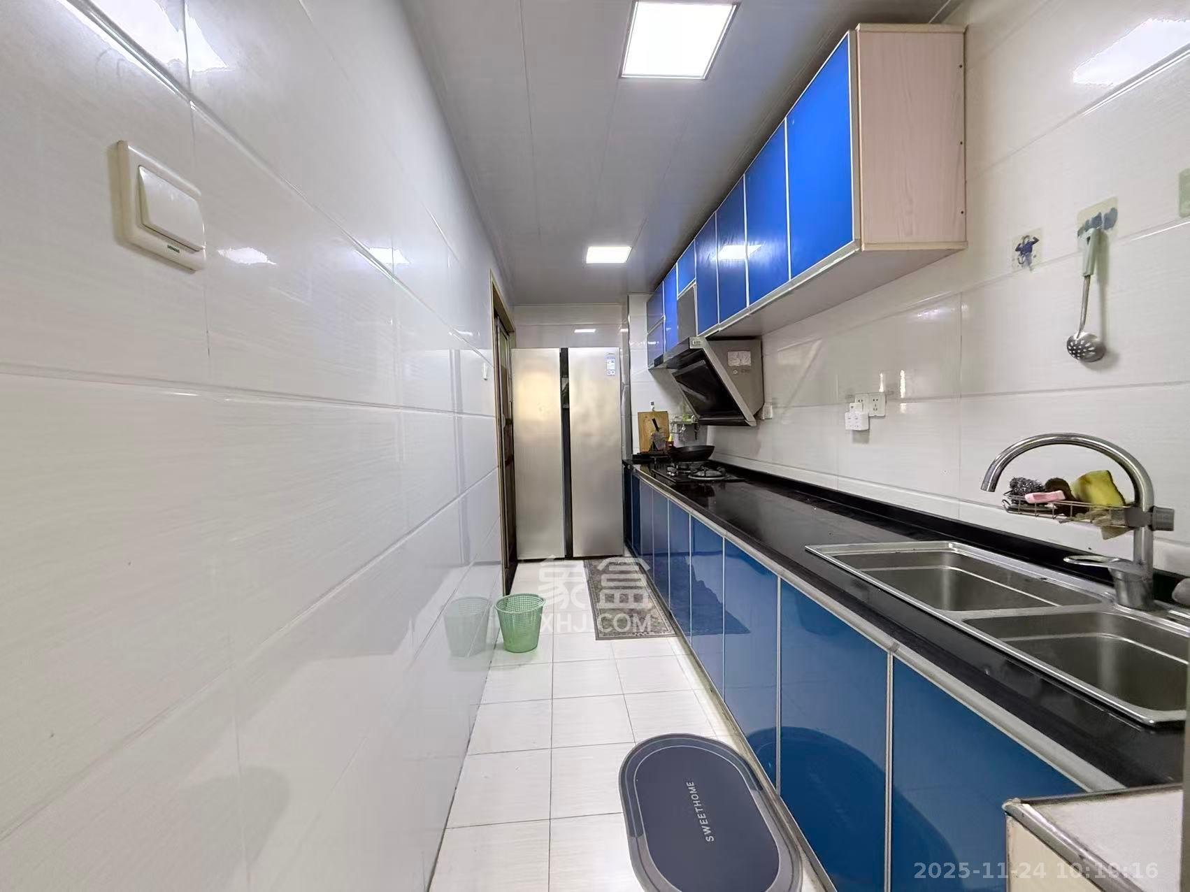 怡海星城  1室2厅1卫    1400.0元/月室内图