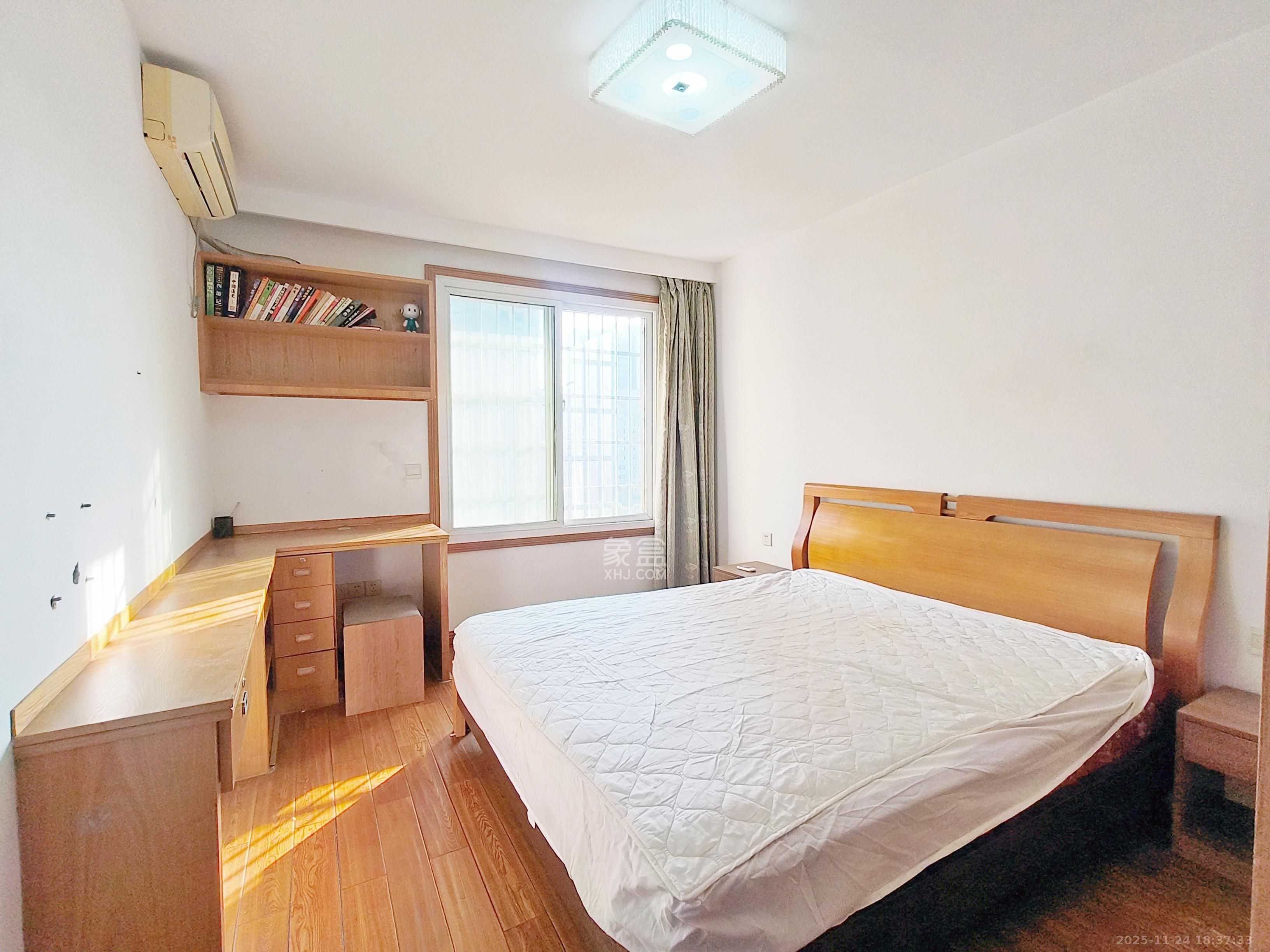 枫林美景  3室2厅1卫    2500.0元/月室内图