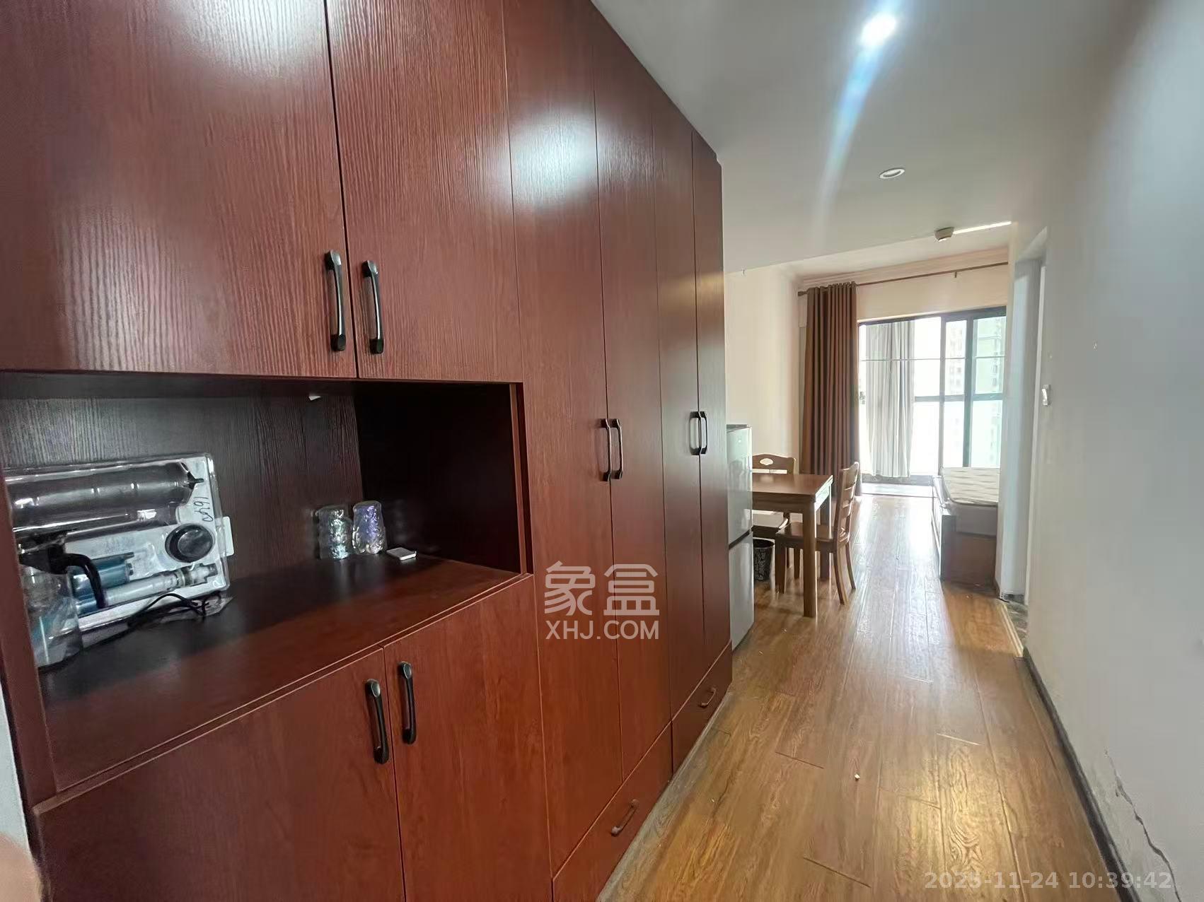 钱隆世家  1室0厅0卫    1400.0元/月室内图1