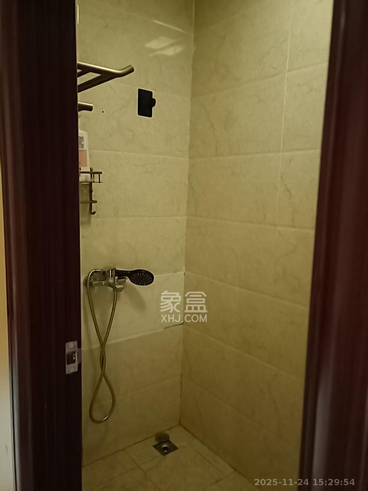 兴威名座  1室1厅1卫    3000.0元/月室内图