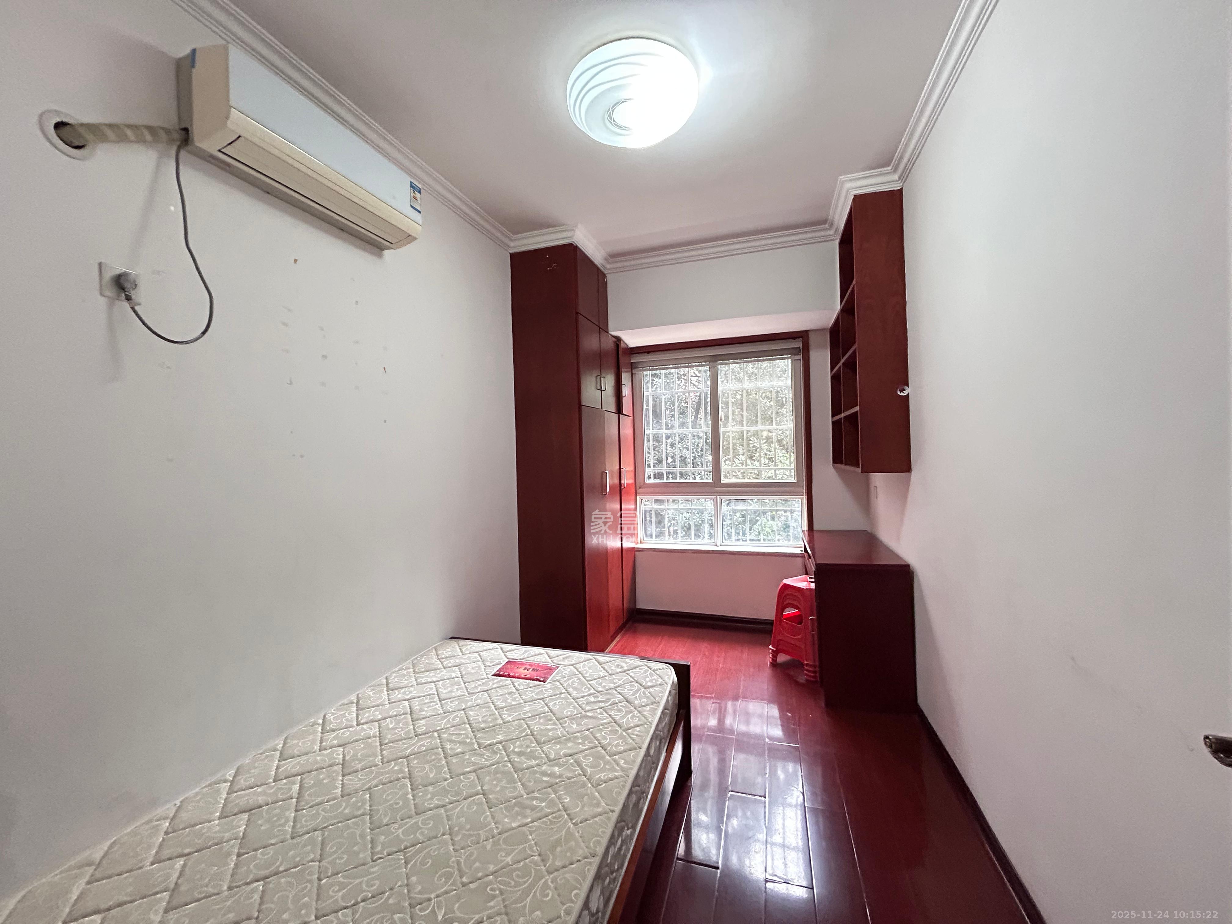 山水湾 2室2厅1卫 1600.0元/月 山水湾 2室2厅1卫 1600.0元/月室内图