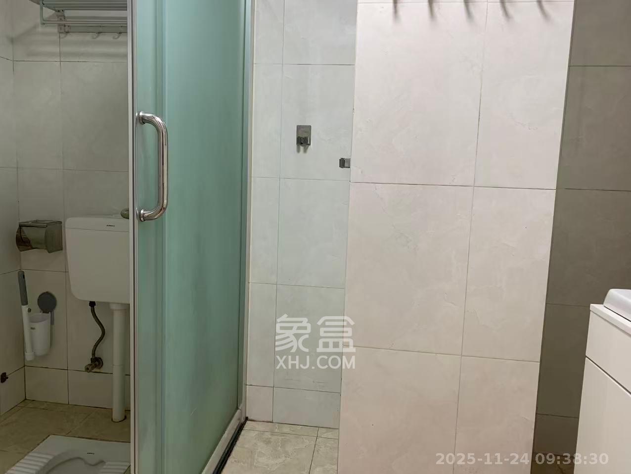 金茂梅溪湖 3室2厅1卫 2500.0元/月 金茂梅溪湖 3室2厅1卫 2500.0元/月室内图