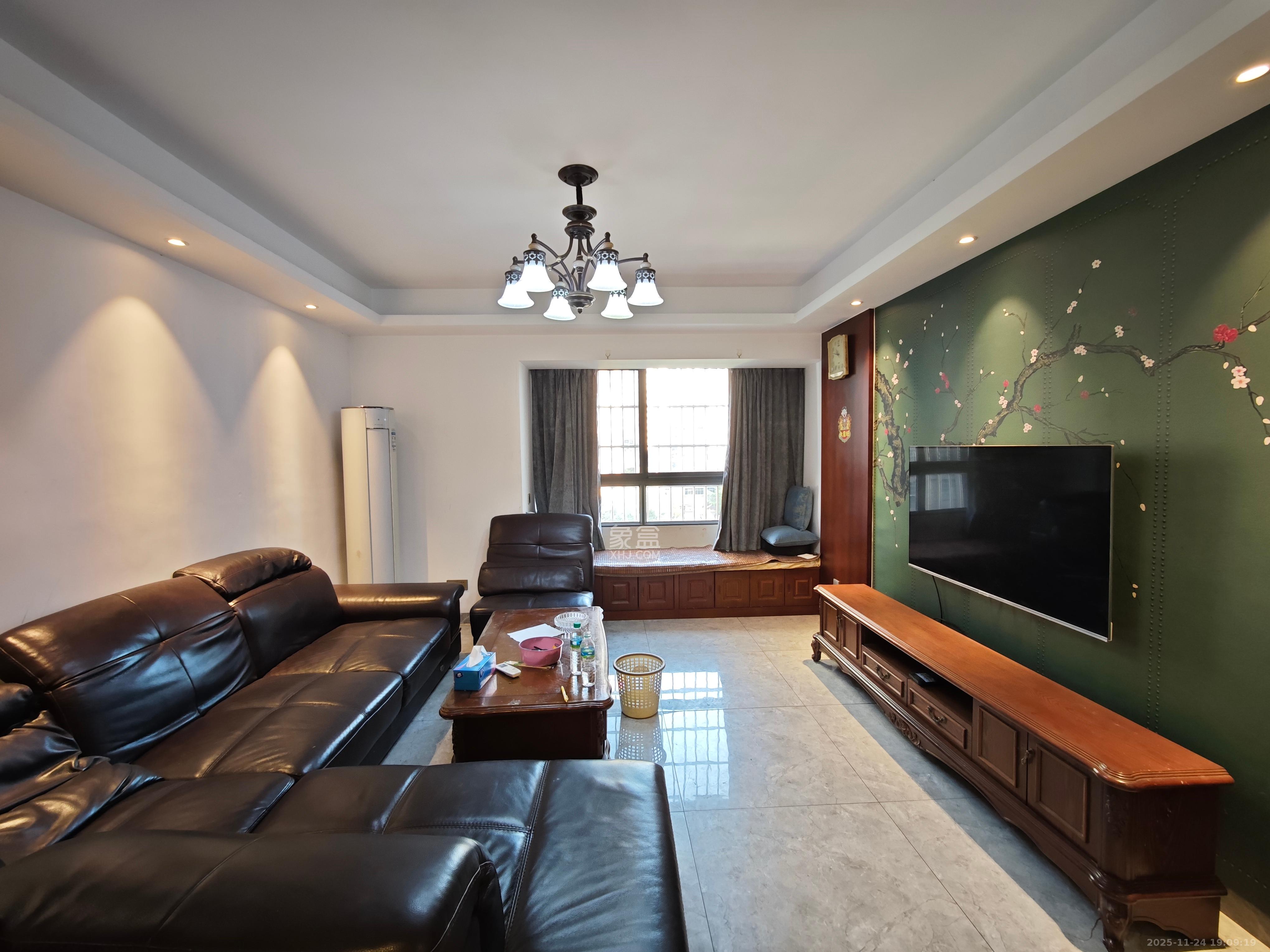 高林仕家 4室2厅2卫 2700.0元/月 高林仕家 4室2厅2卫 2700.0元/月室内图