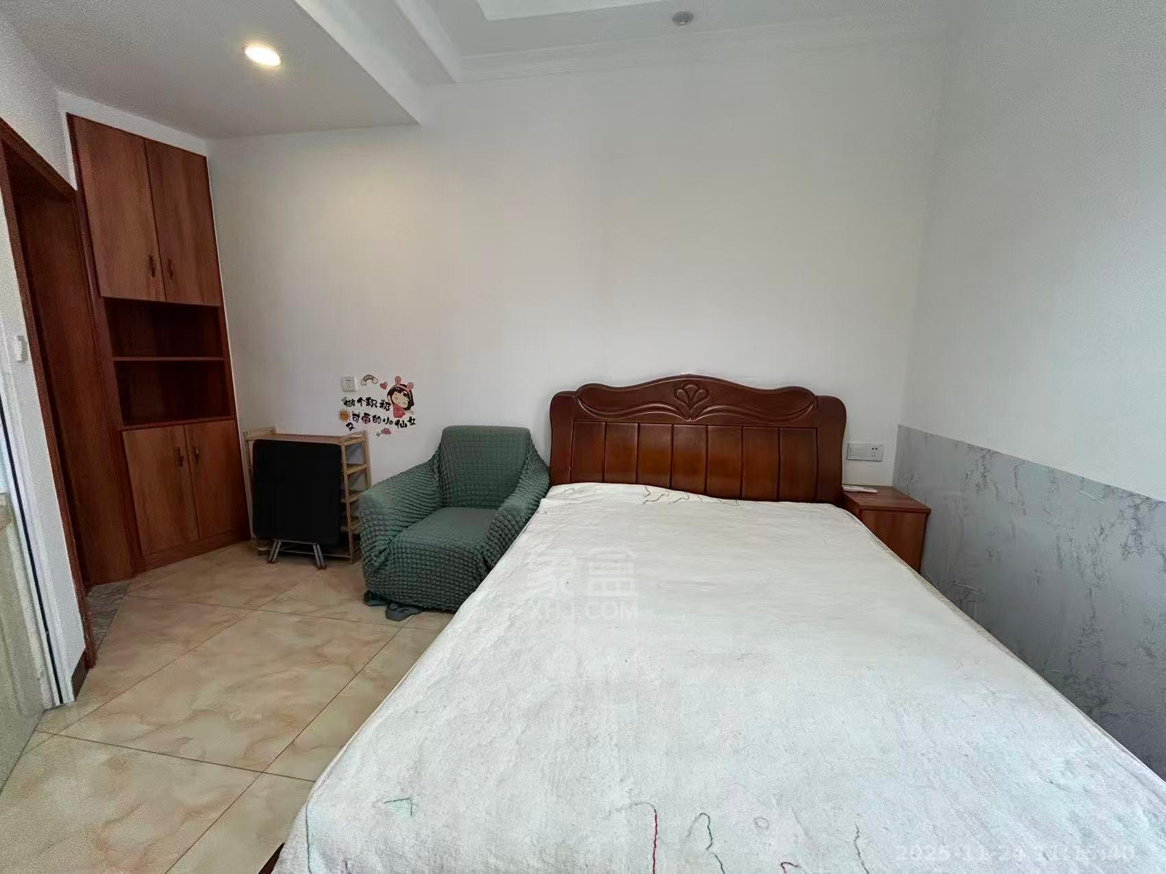 庐山一号  1室1厅1卫    900.0元/月室内图