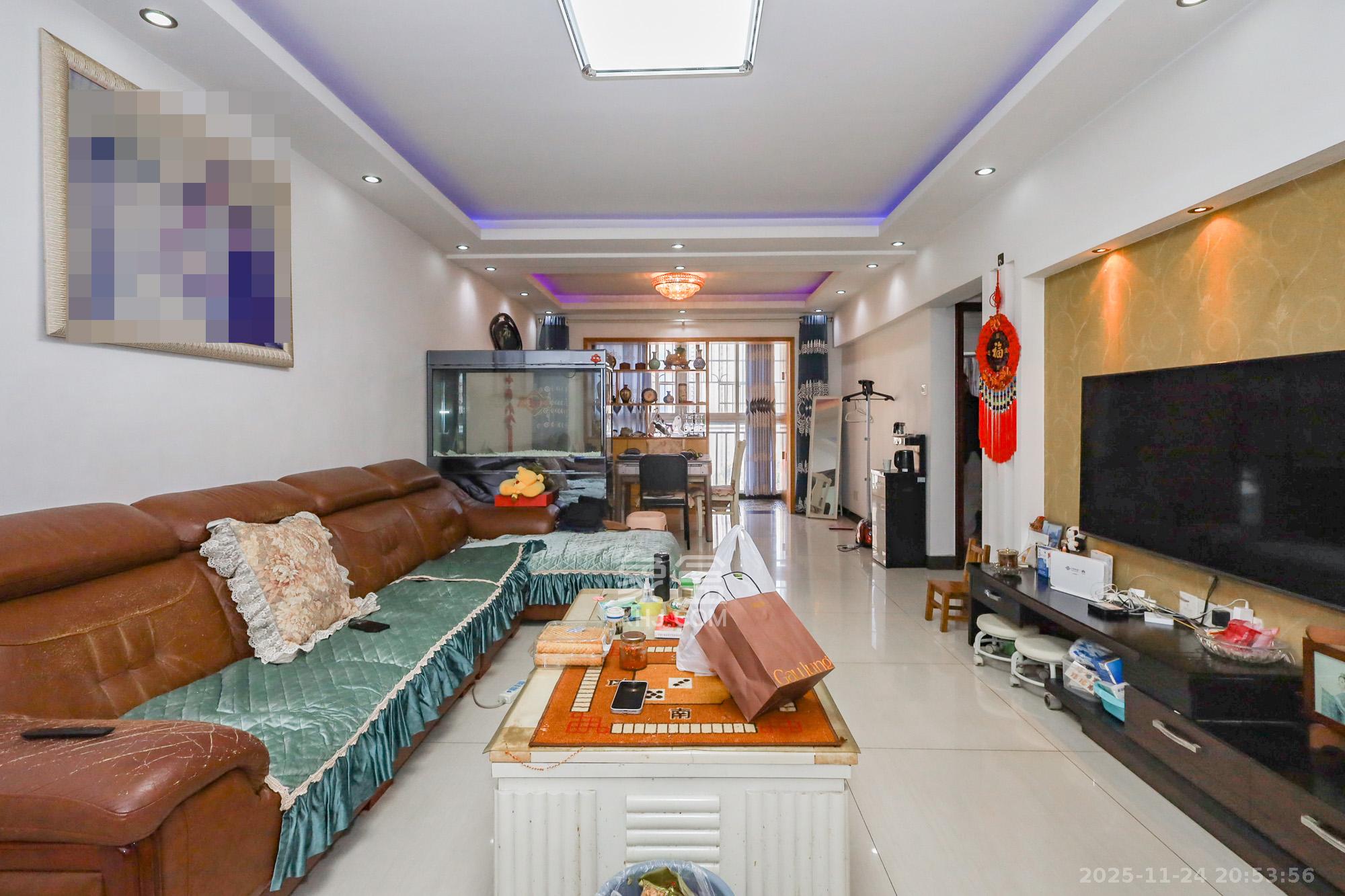 德润园 2室2厅1卫 68.0万 德润园 2室2厅1卫 68.0万客厅