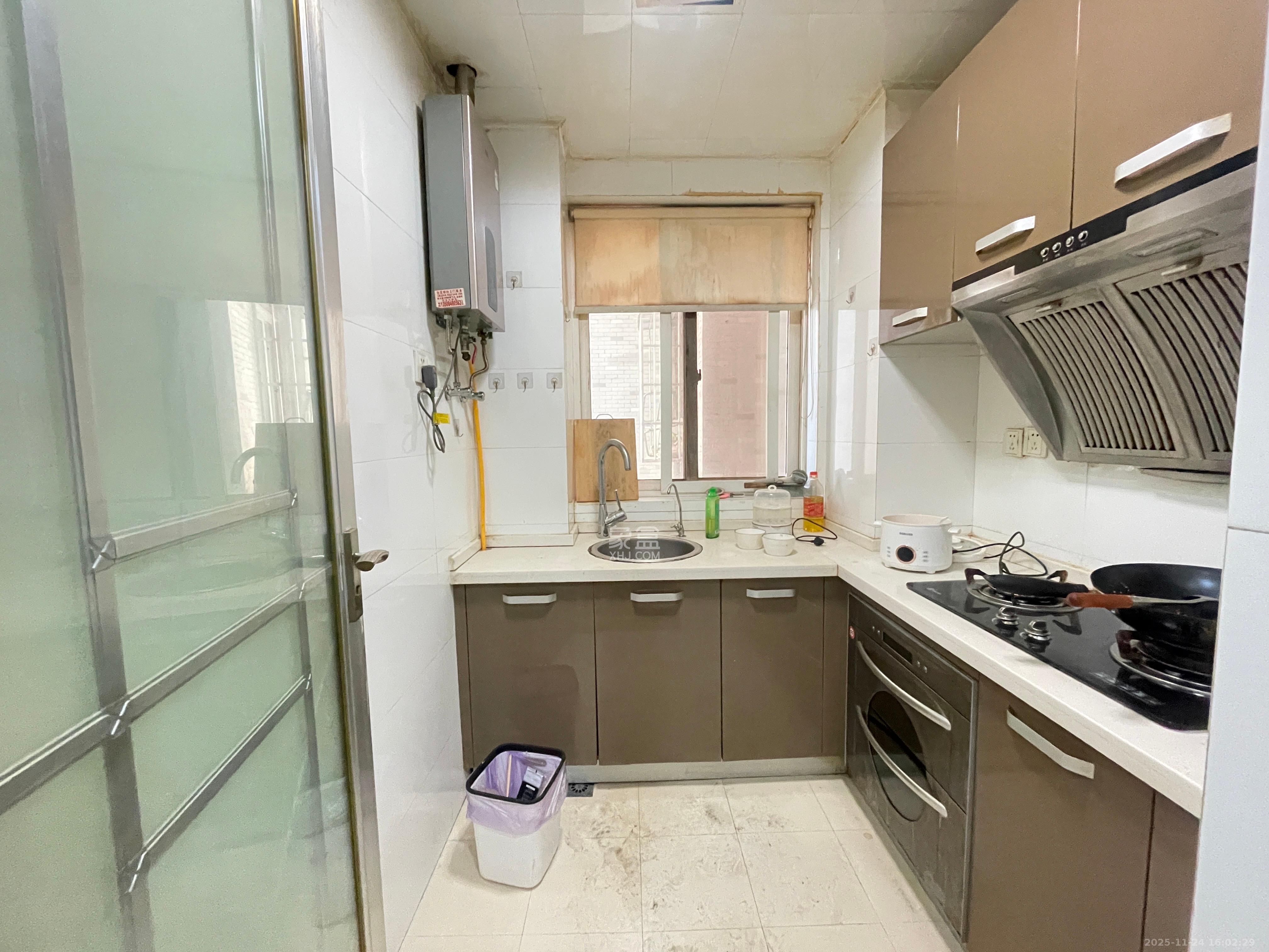 新芙蓉之都  1室1厅1卫    1600.0元/月室内图