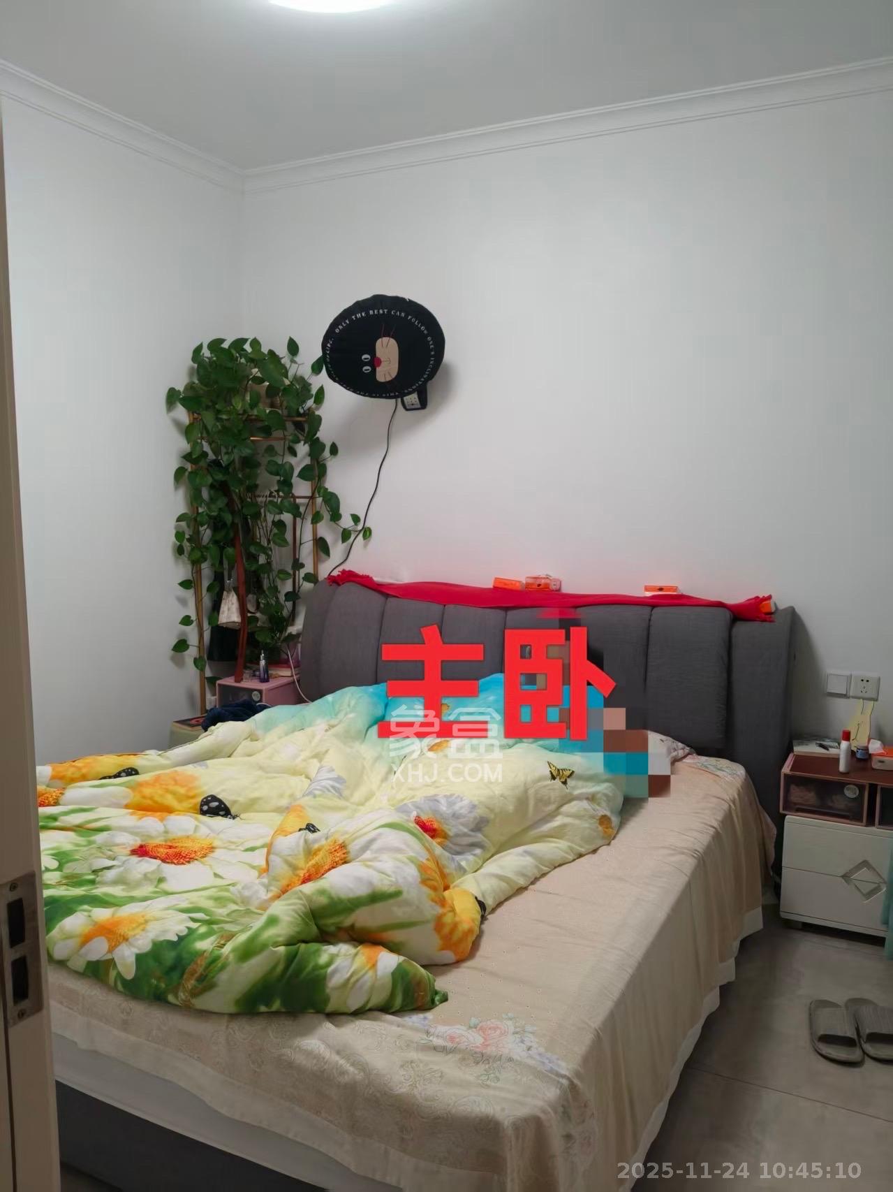 卓越蔚蓝城邦  3室2厅1卫    2200.0元/月室内图