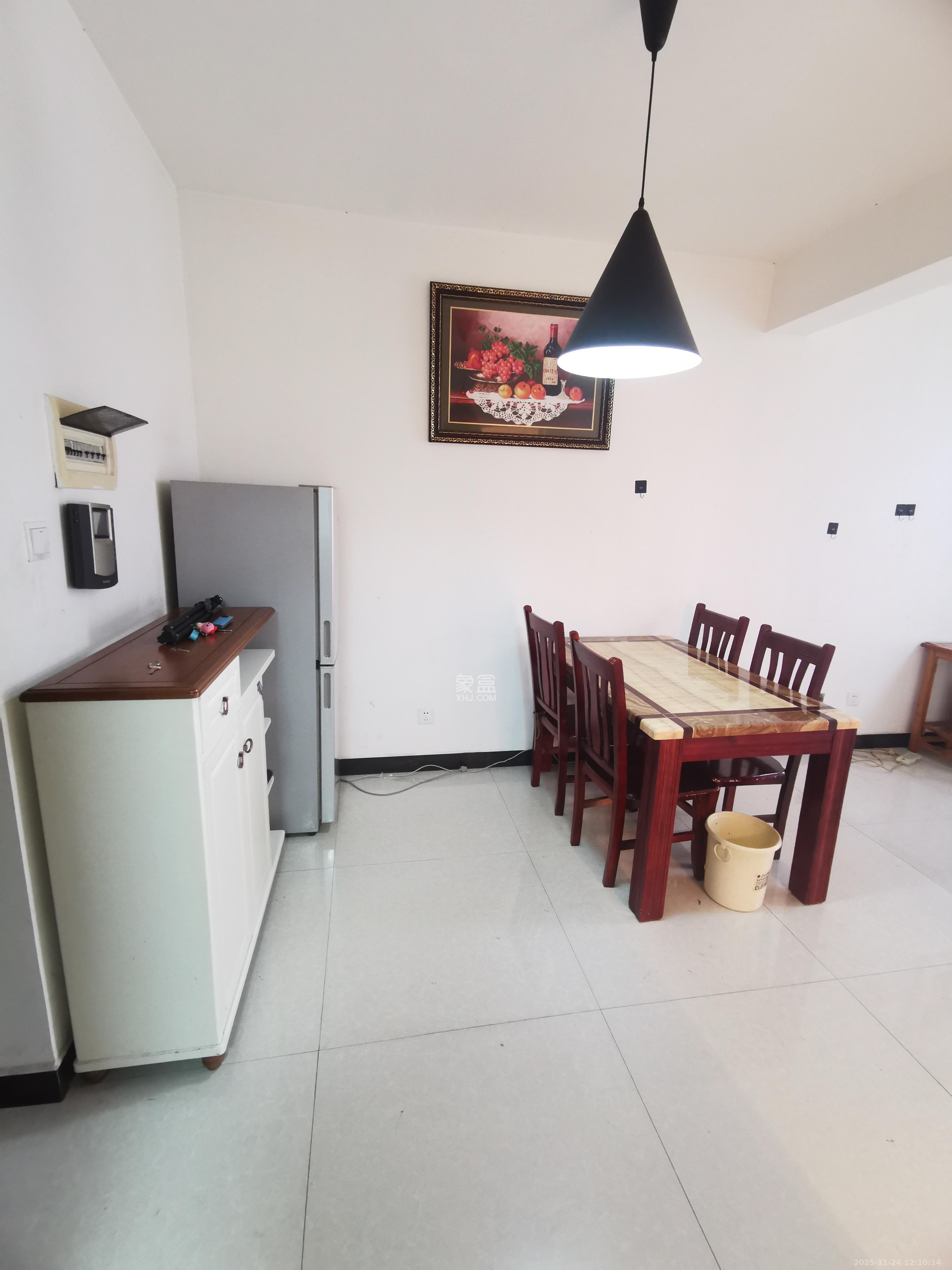 骑龙安置小区  2室1厅1卫    1700.0元/月室内图