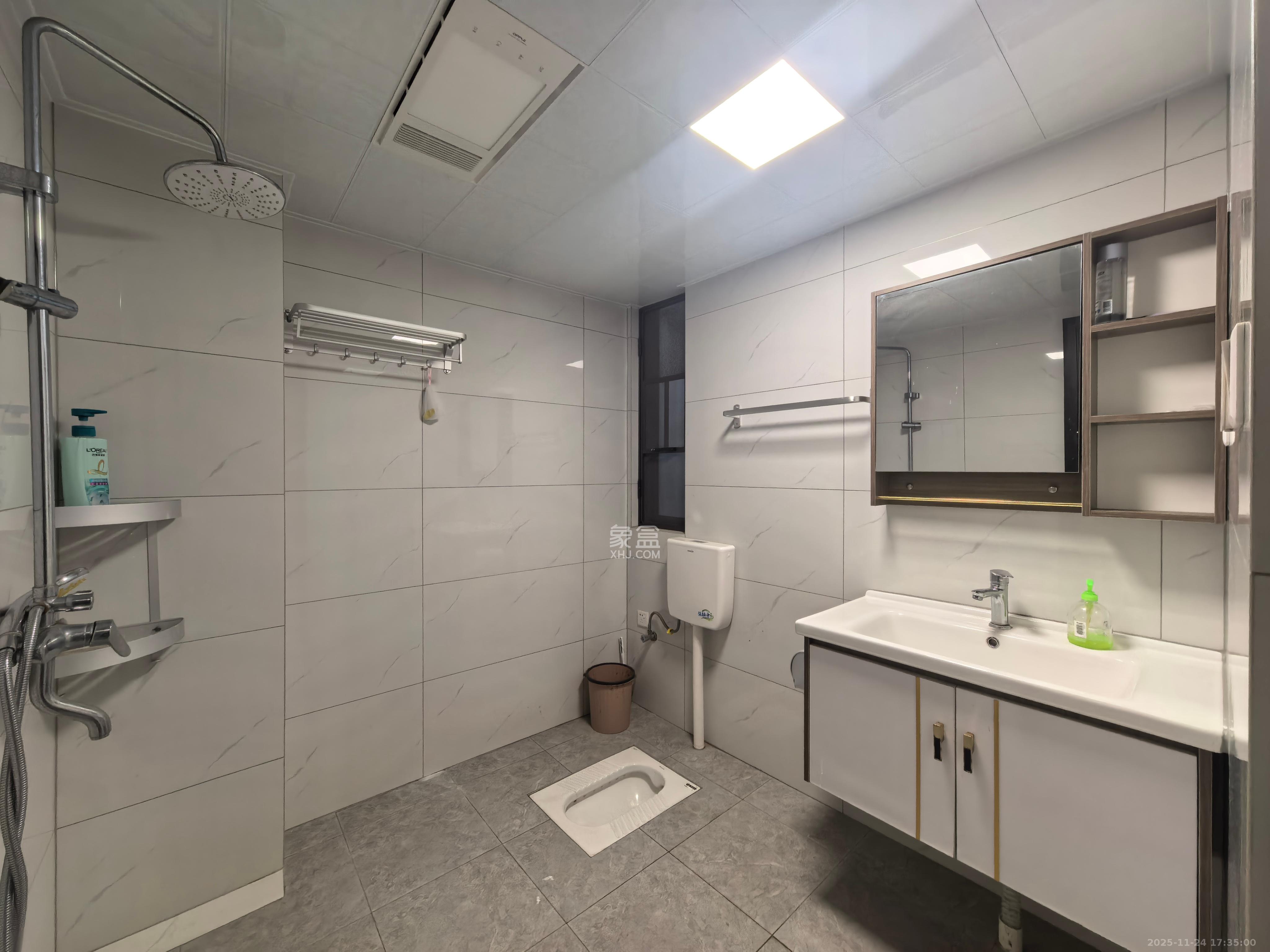 东宜新园  3室2厅2卫    2500.0元/月室内图