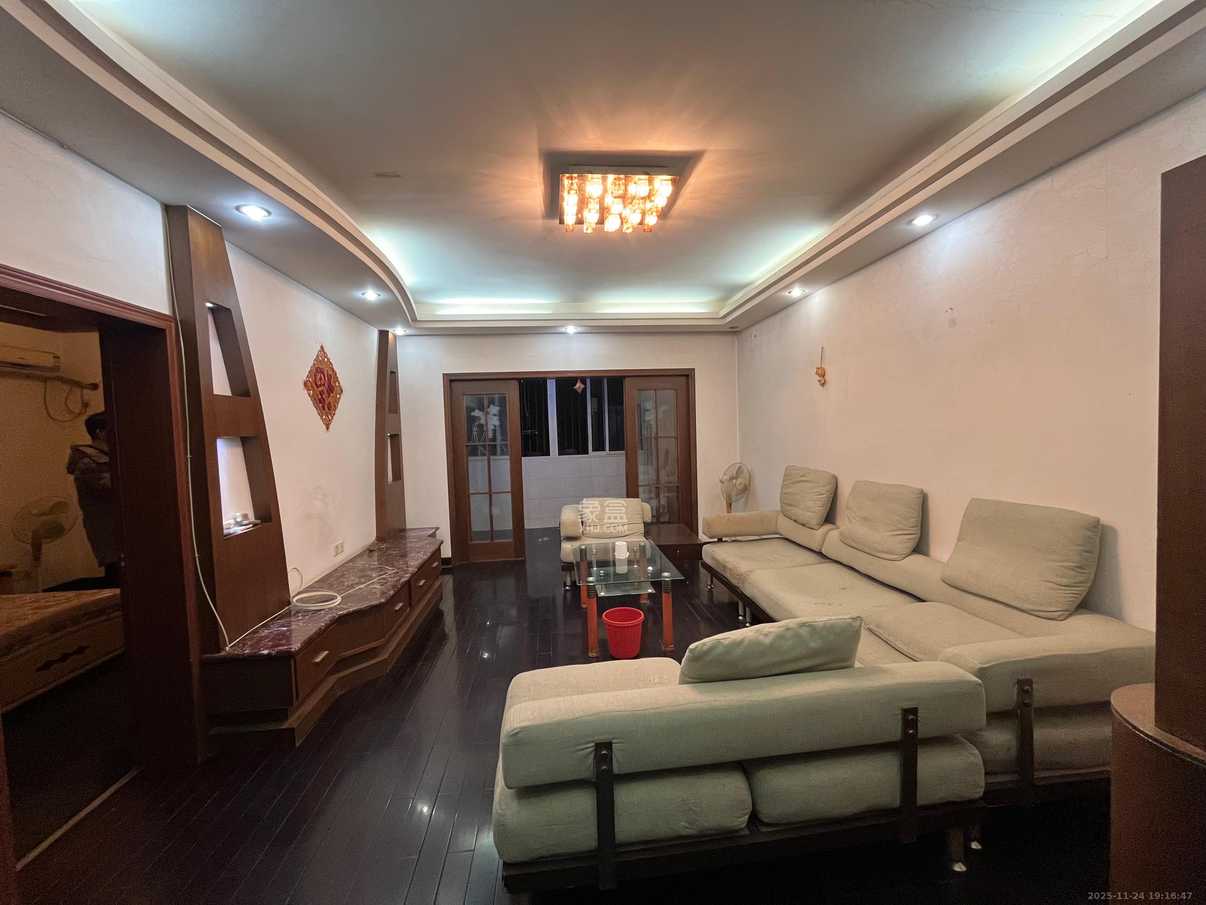 荷花园电信宿舍（天辰荷花苑）  2室1厅1卫    1500.0元/月