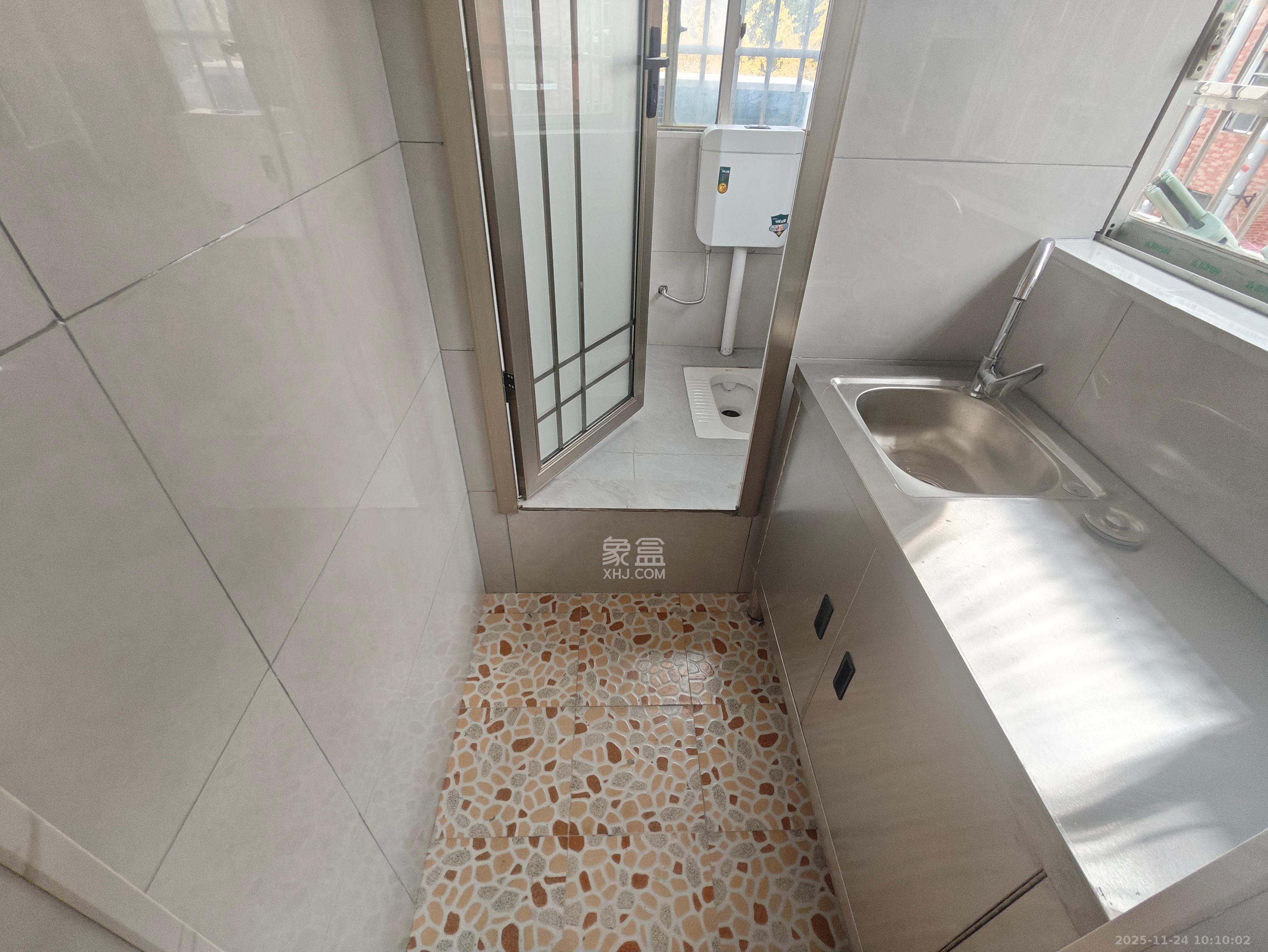 月湖安置小区(马栏山小区) 1室1厅1卫 1200.0元/月 月湖安置小区(马栏山小区) 1室1厅1卫 1200.0元/月室内图