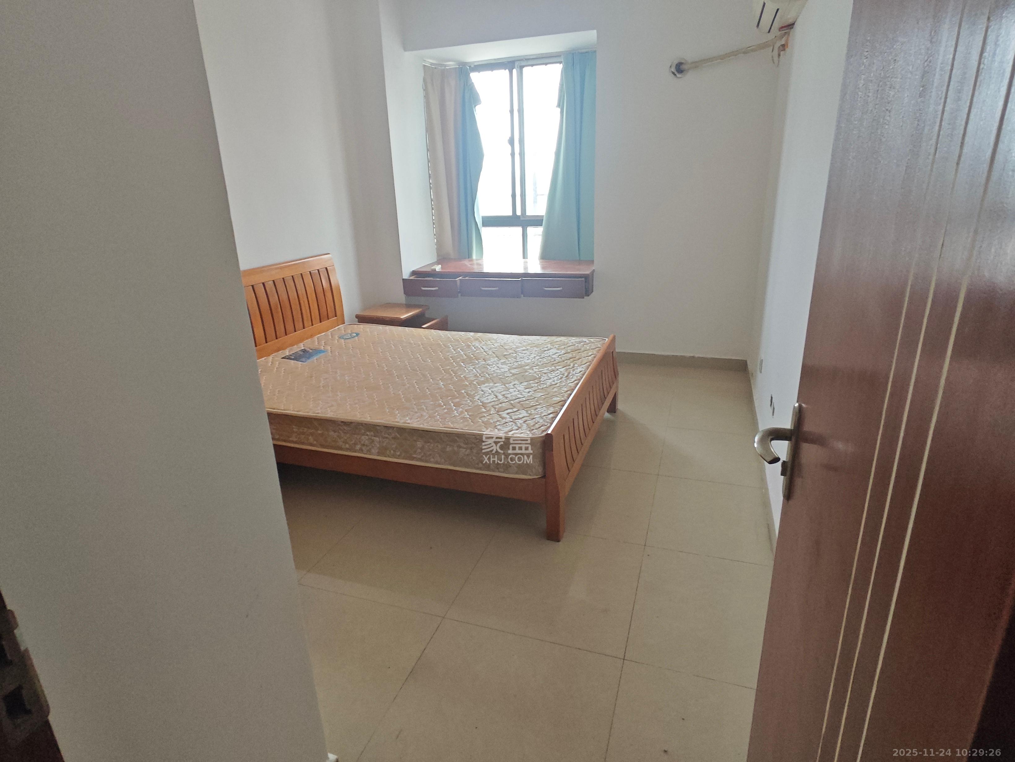 欧园  1室2厅1卫    1700.0元/月