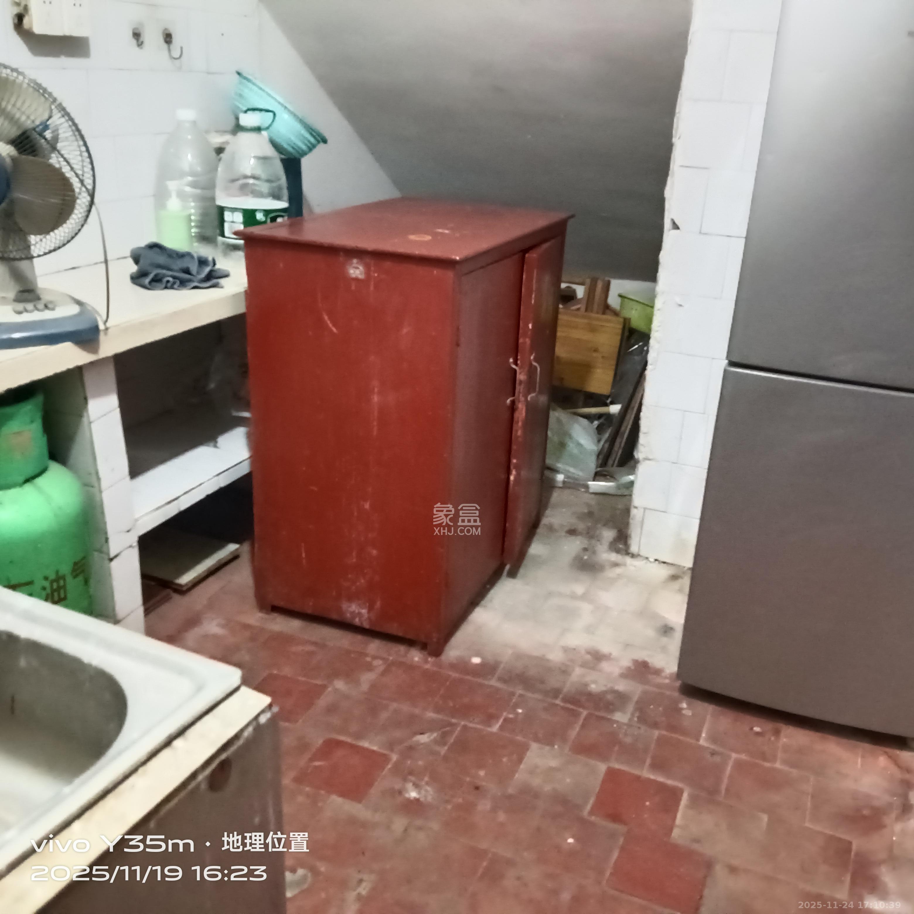 东风二村社区绸厂宿舍  3室1厅1卫    2000.0元/月室内图