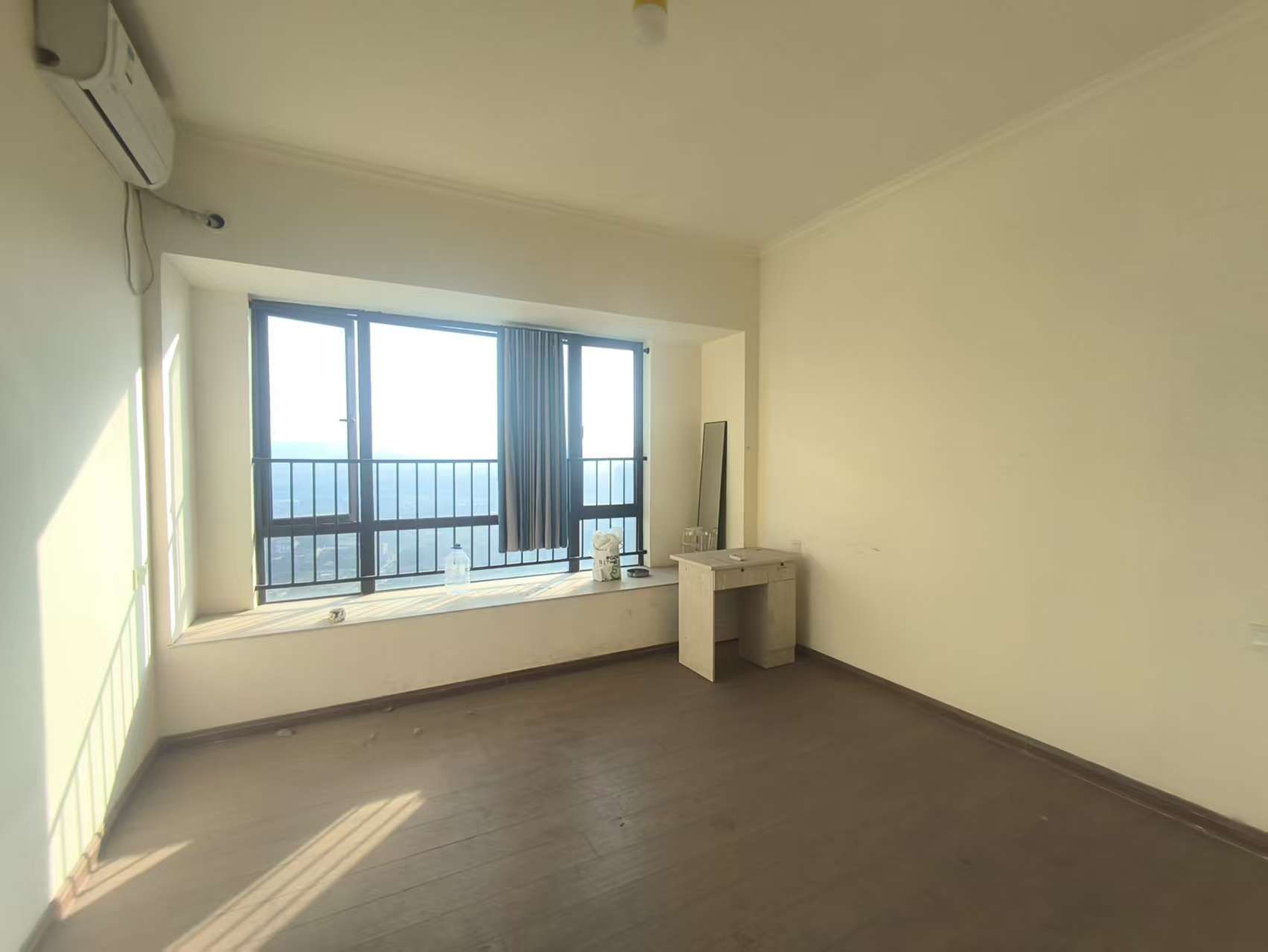 碧桂园 3室2厅2卫 2200.0元/月 碧桂园 3室2厅2卫 2200.0元/月室内图