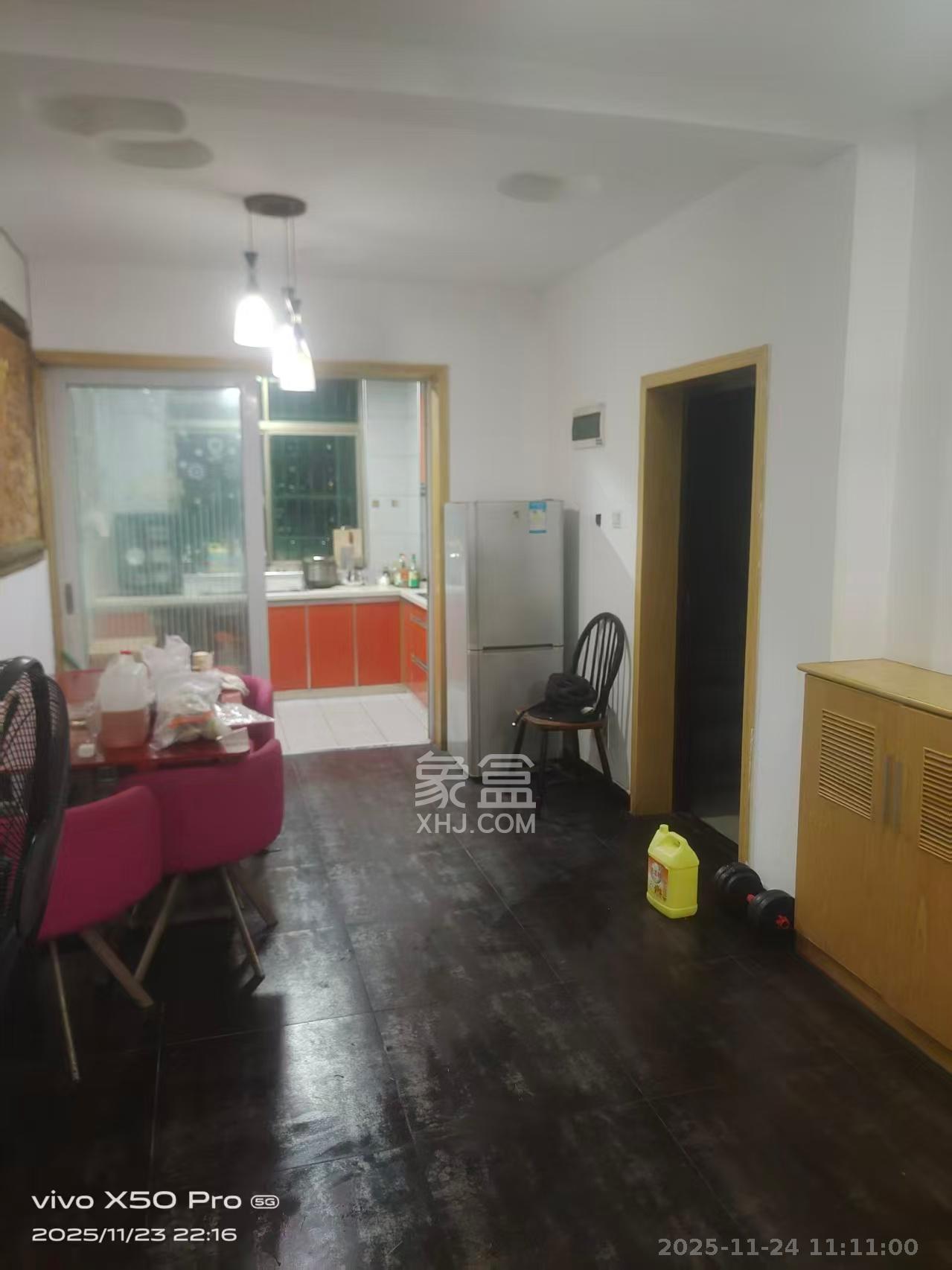 金桂小区一期  3室2厅2卫    2000.0元/月