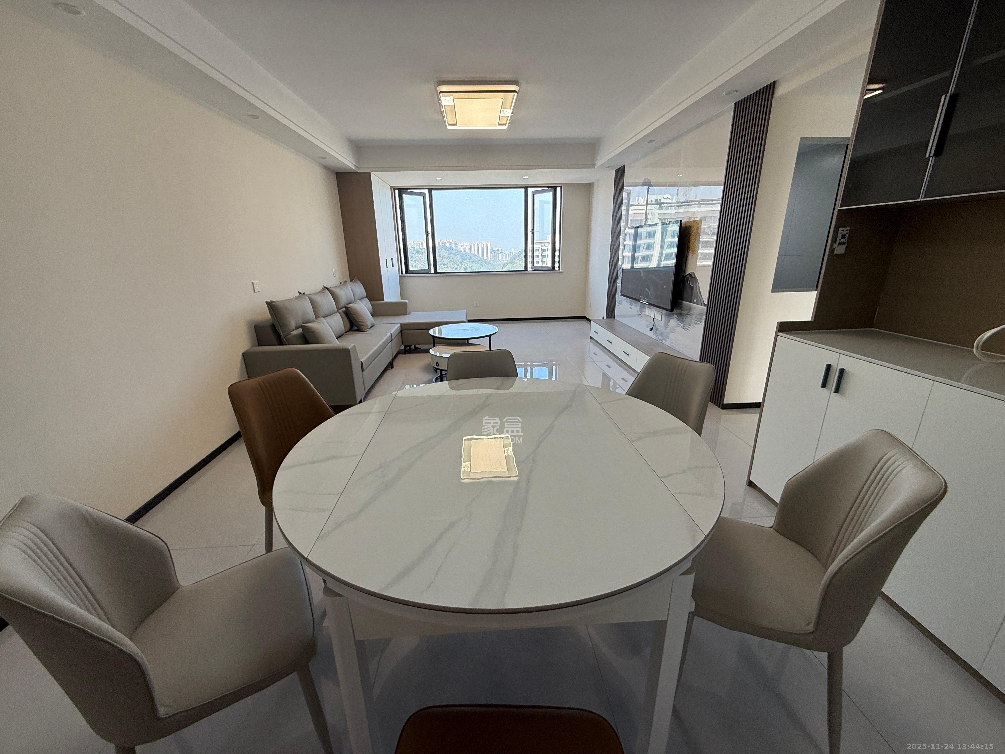 谷山景苑 3室2厅2卫 2000.0元/月 谷山景苑 3室2厅2卫 2000.0元/月室内图