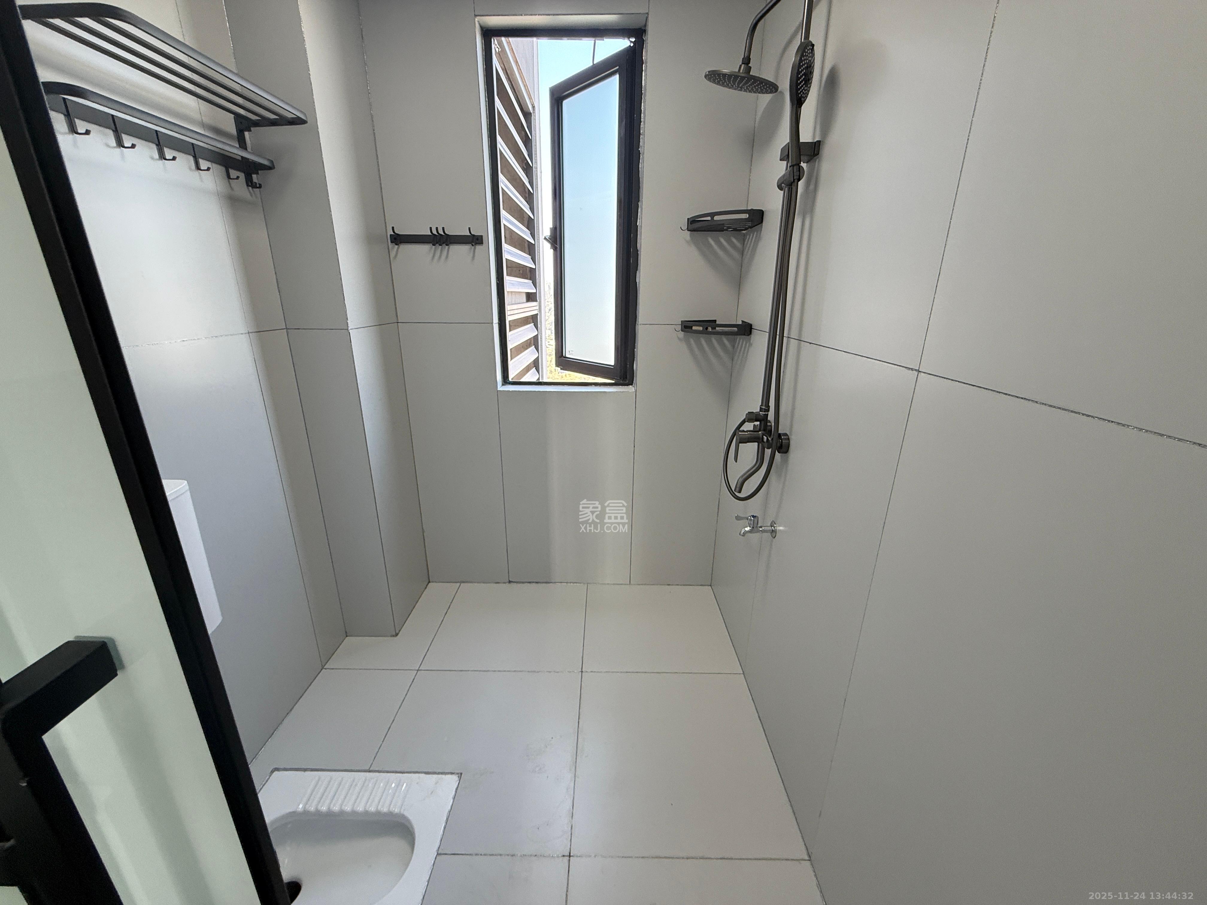 谷山景苑 3室2厅2卫 2000.0元/月 谷山景苑 3室2厅2卫 2000.0元/月室内图