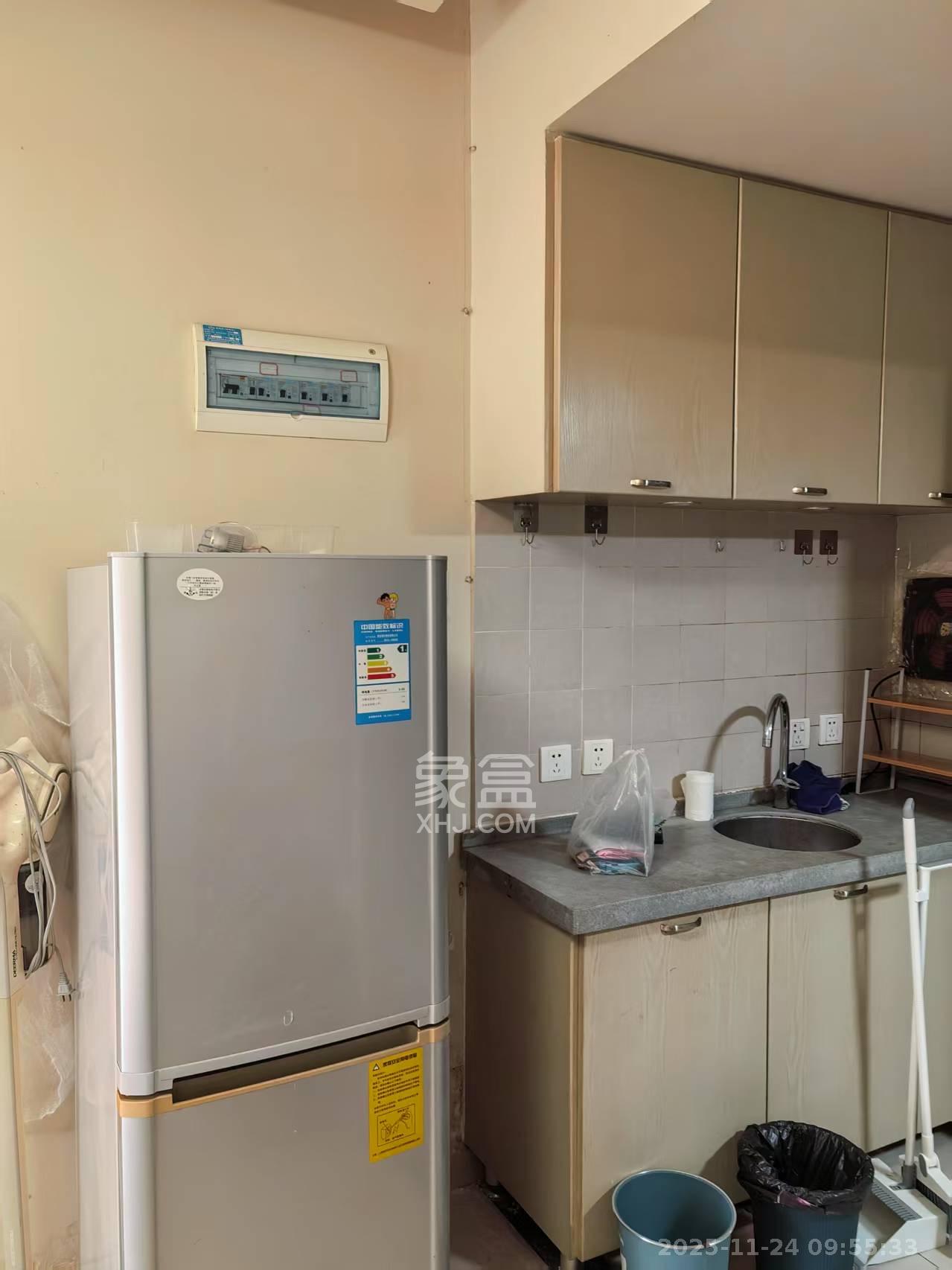 才子佳苑一期/二期 1室1厅1卫 1200.0元/月 才子佳苑一期/二期 1室1厅1卫 1200.0元/月室内图