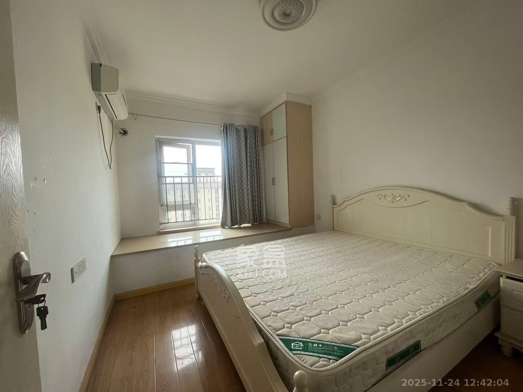 万国城（当代满庭春MOMA）三期  3室2厅2卫    2000.0元/月室内图