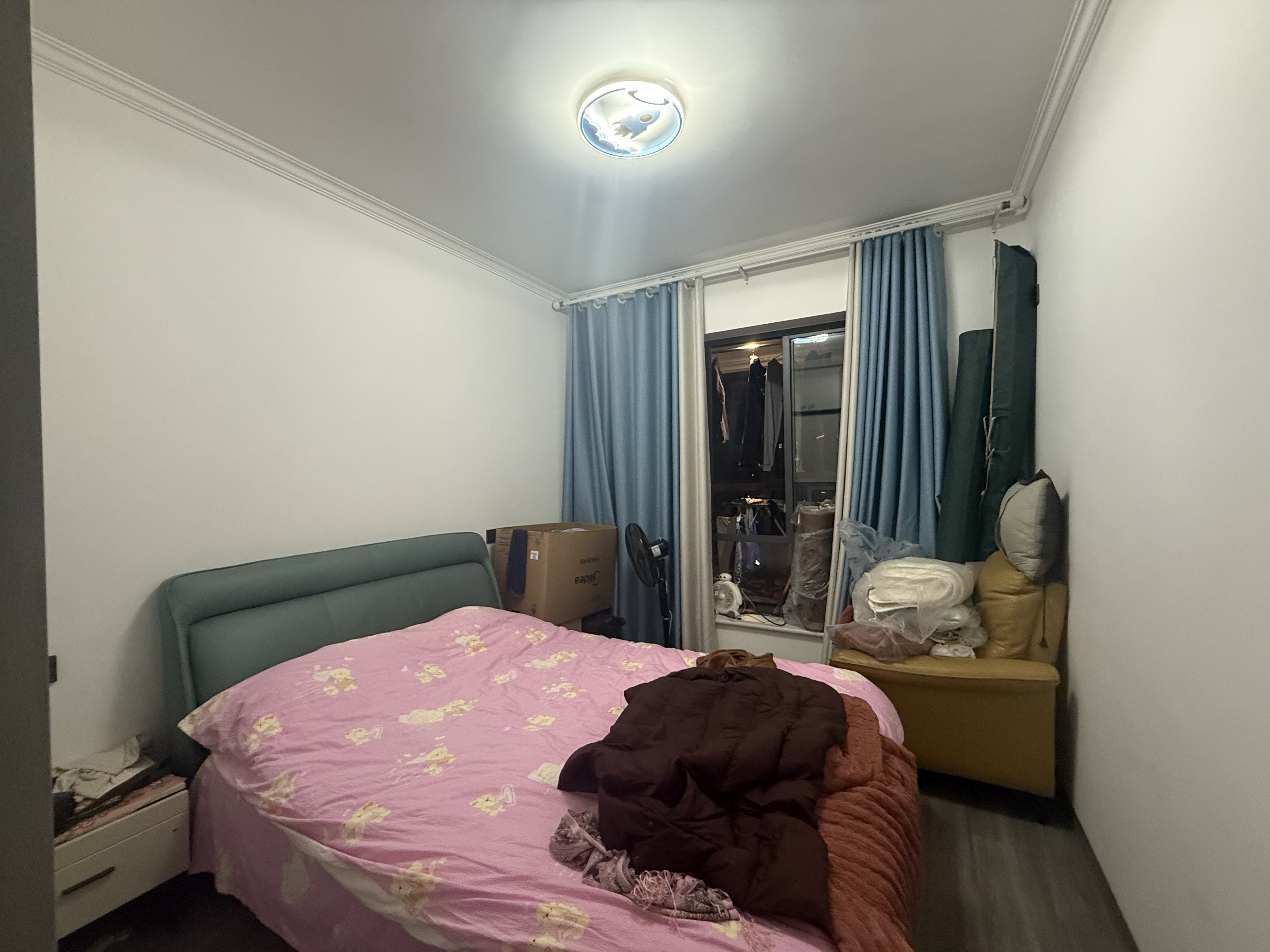 大同芙蓉二期(芙蓉广场)  3室2厅2卫    102.8万客厅