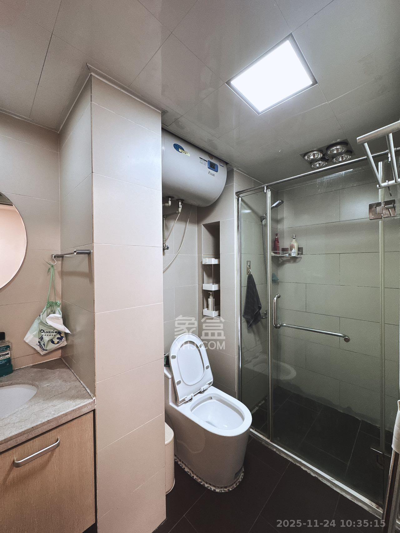 北辰三角洲E5区 1室1厅1卫 2300.0元/月 北辰三角洲E5区 1室1厅1卫 2300.0元/月室内图