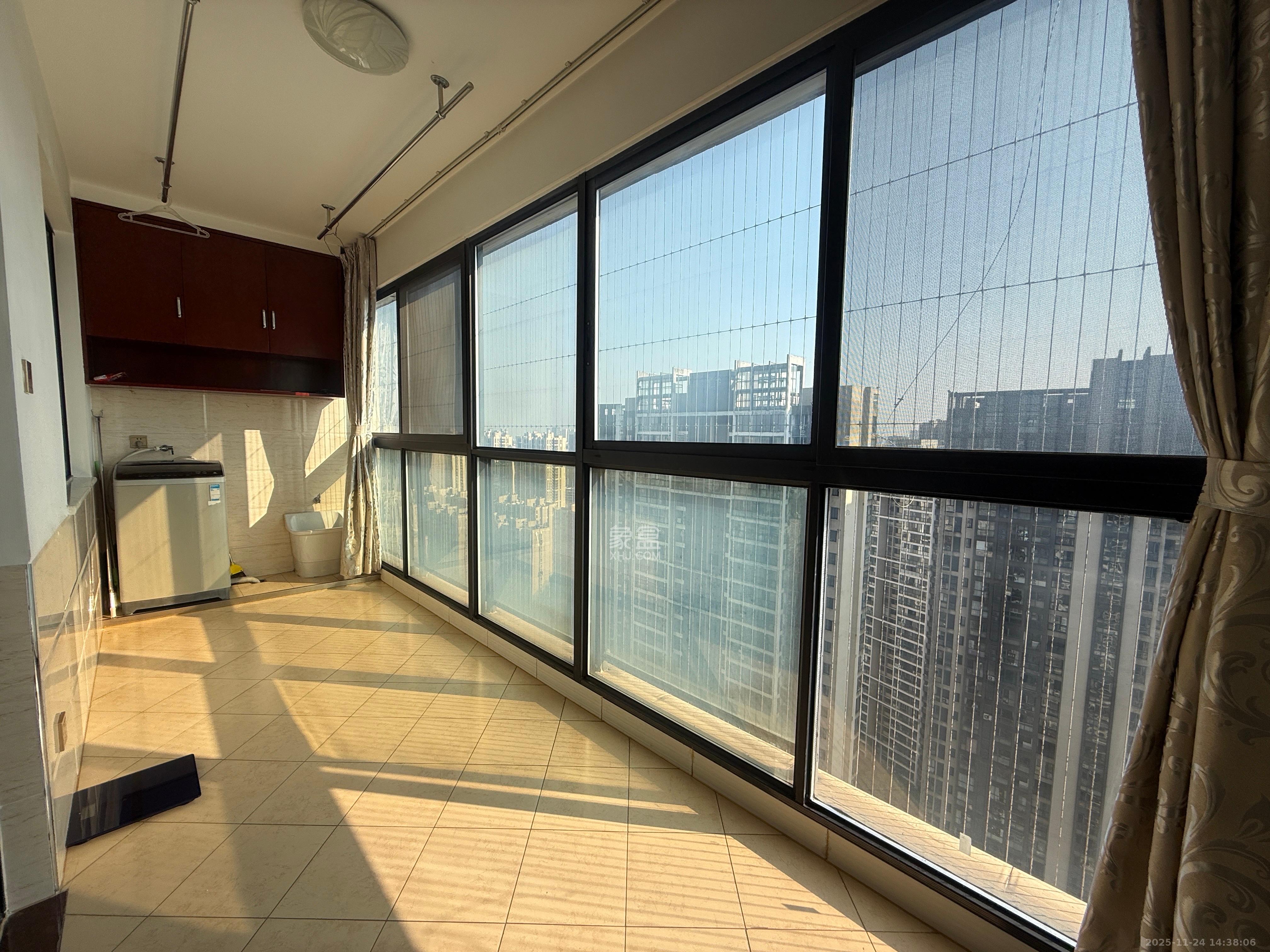 融科东南海 3室2厅1卫 2800.0元/月 融科东南海 3室2厅1卫 2800.0元/月室内图